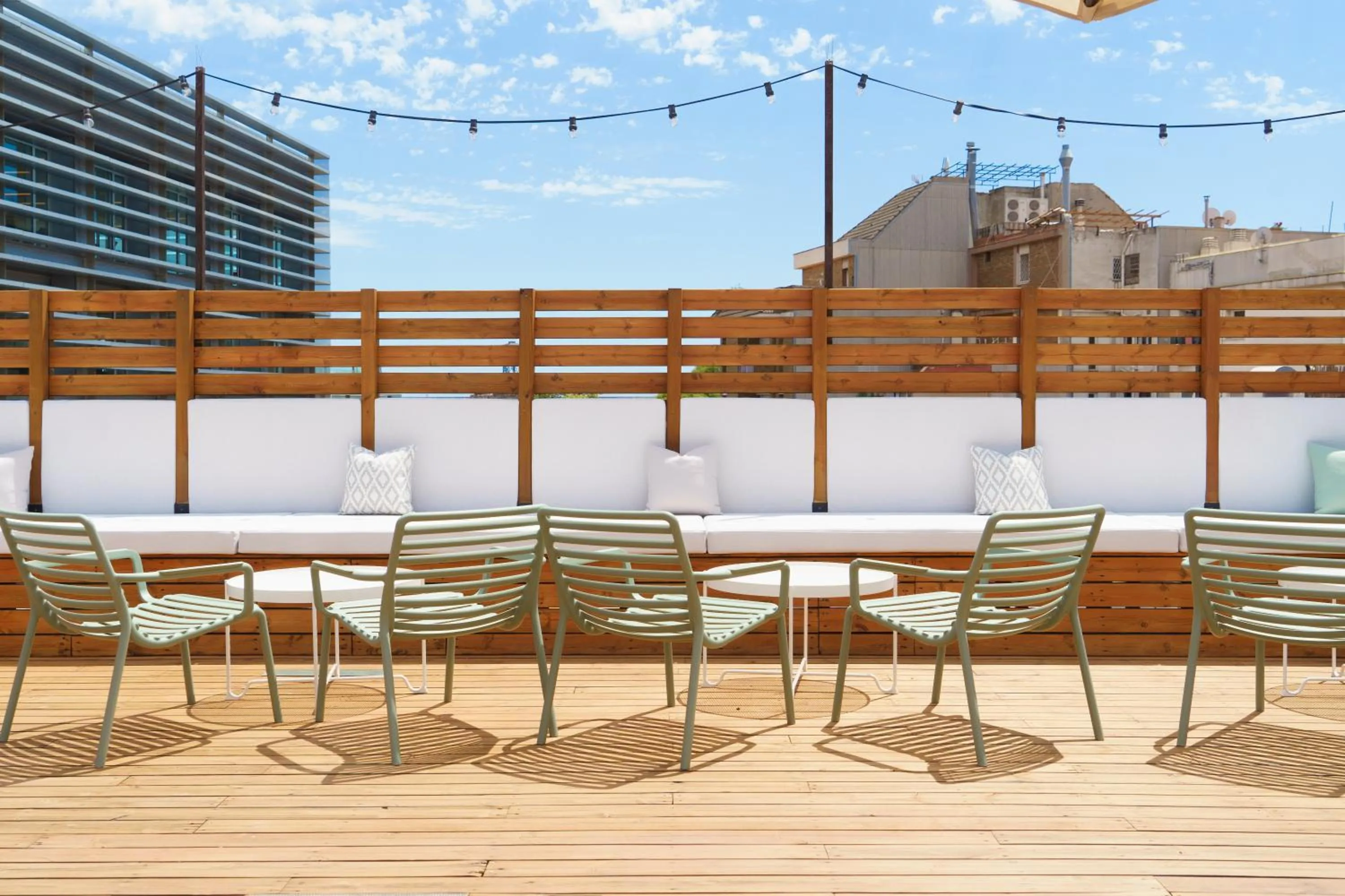 Restaurant/places to eat in Casa Lit Barcelona