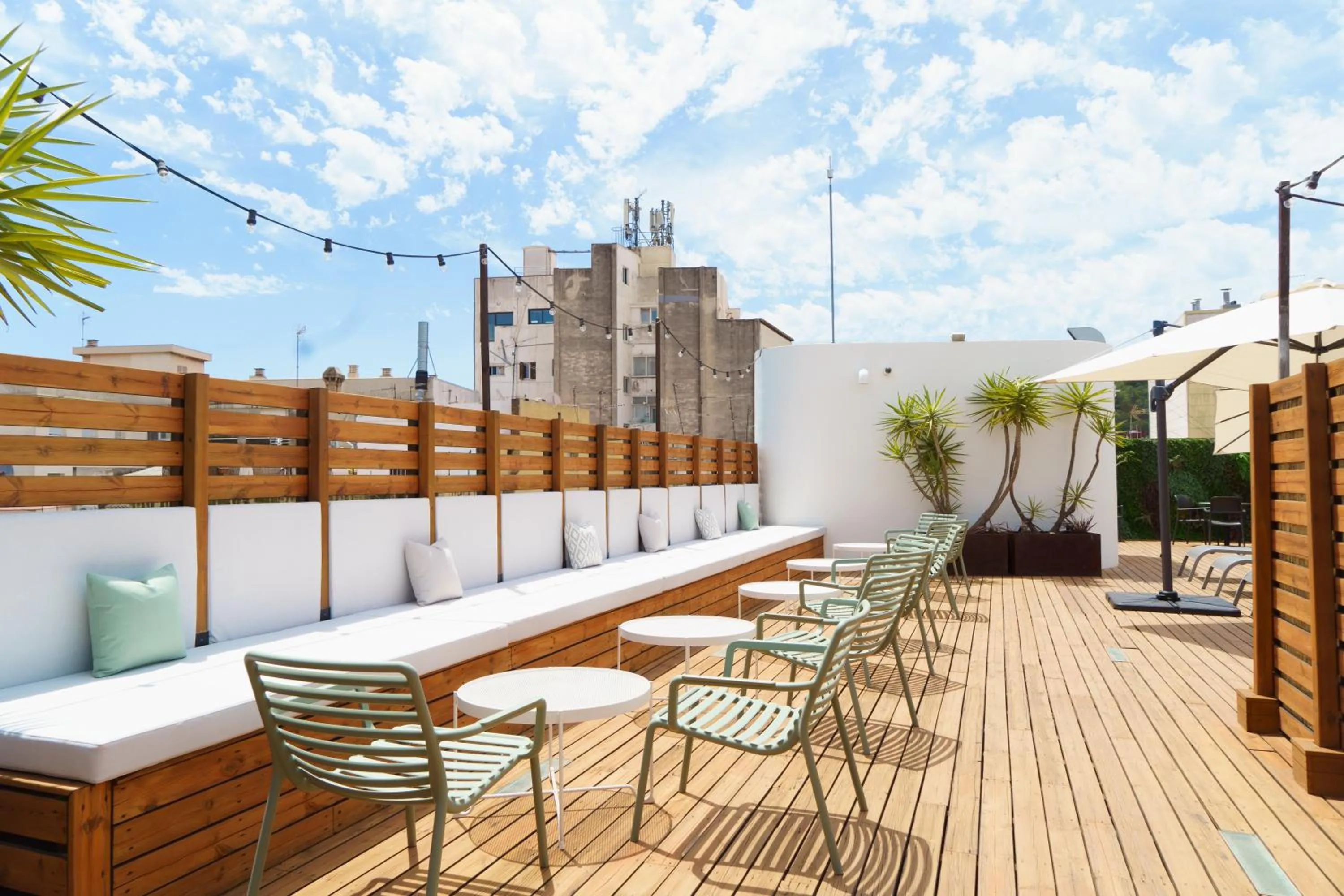 Restaurant/places to eat in Casa Lit Barcelona