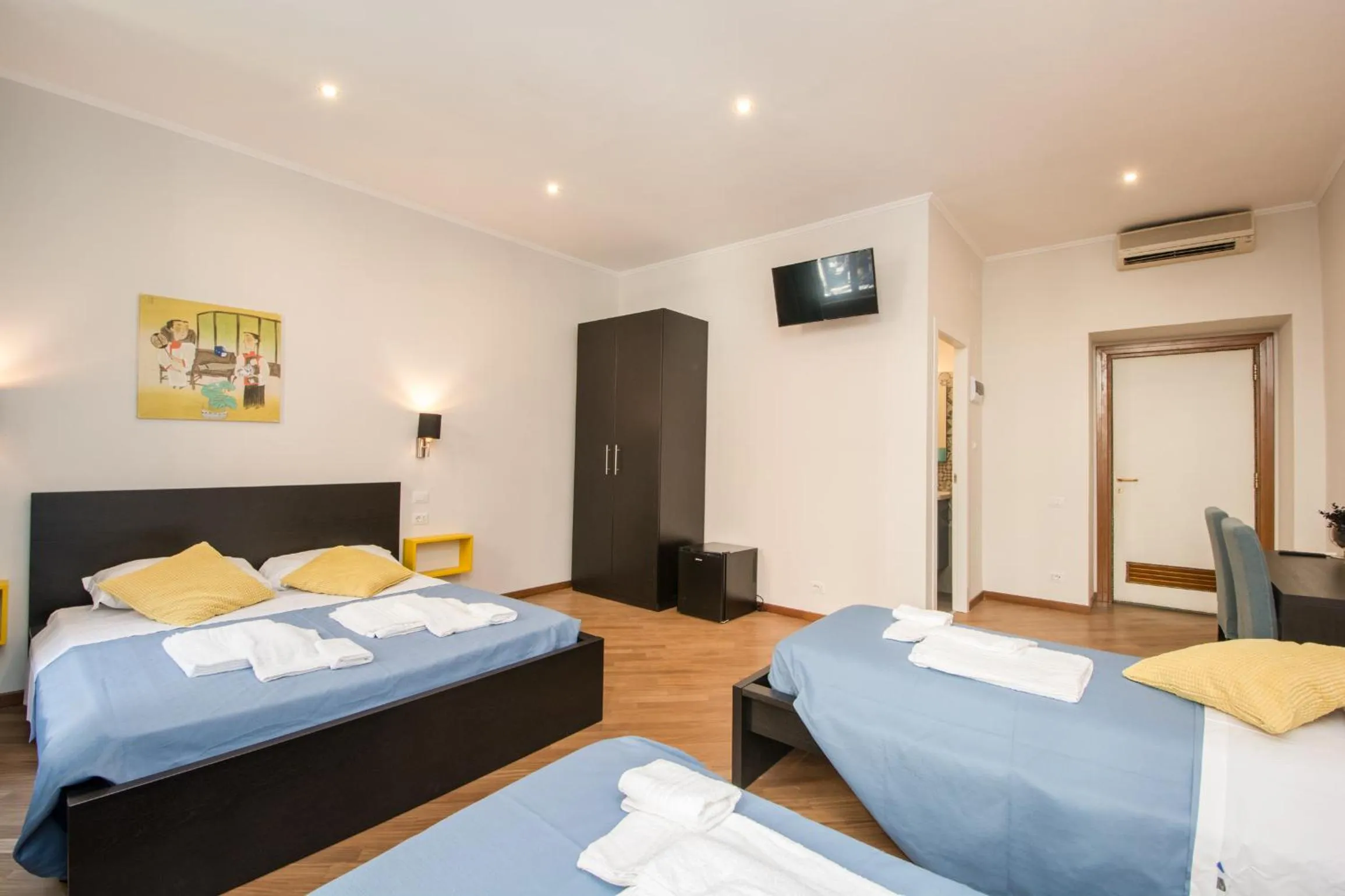 Bed in Seven Rooms Vatican