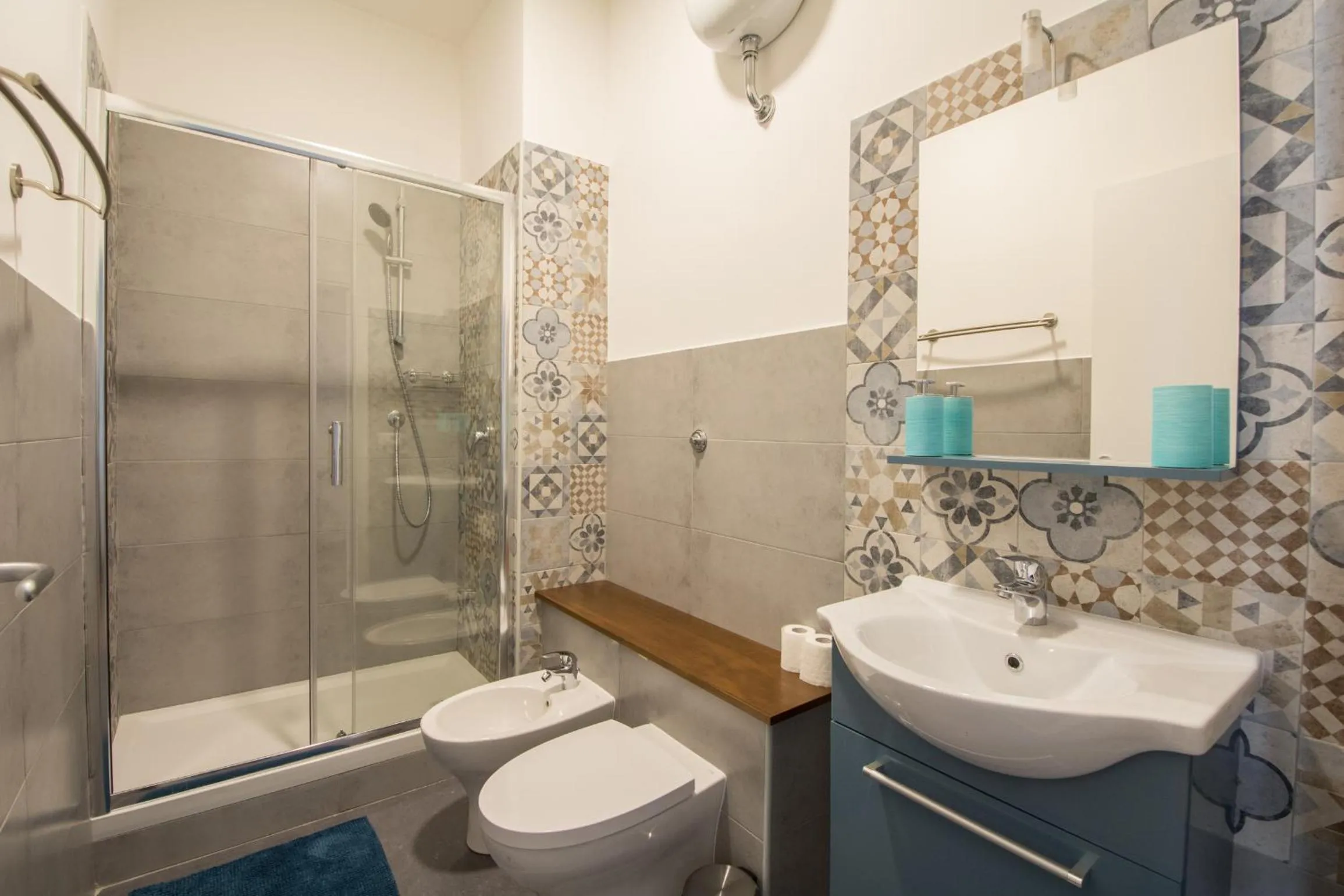 Shower in Seven Rooms Vatican