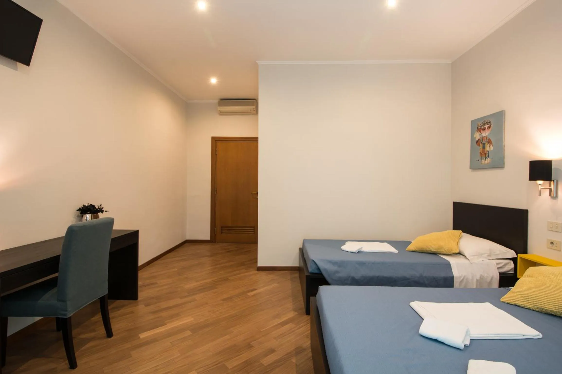 Bed in Seven Rooms Vatican