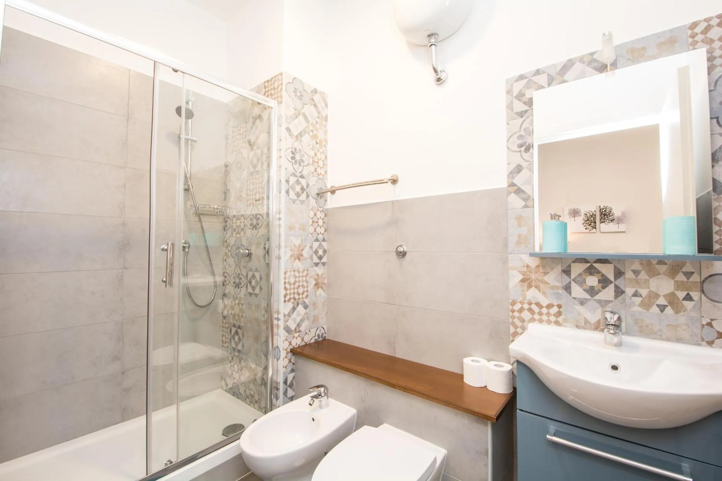 Shower in Seven Rooms Vatican