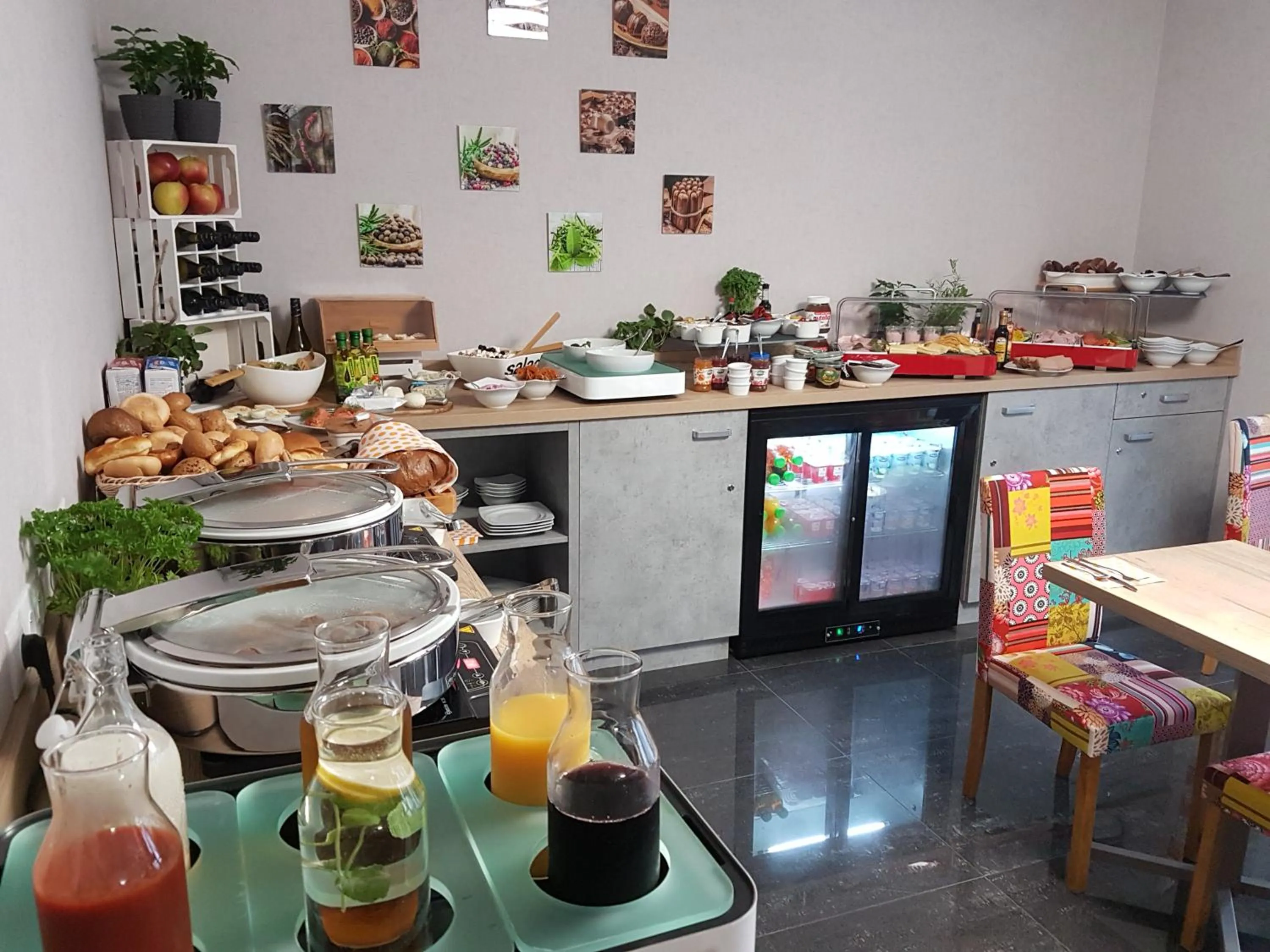 Breakfast in Axel Boutique Jacuzzi & Sauna