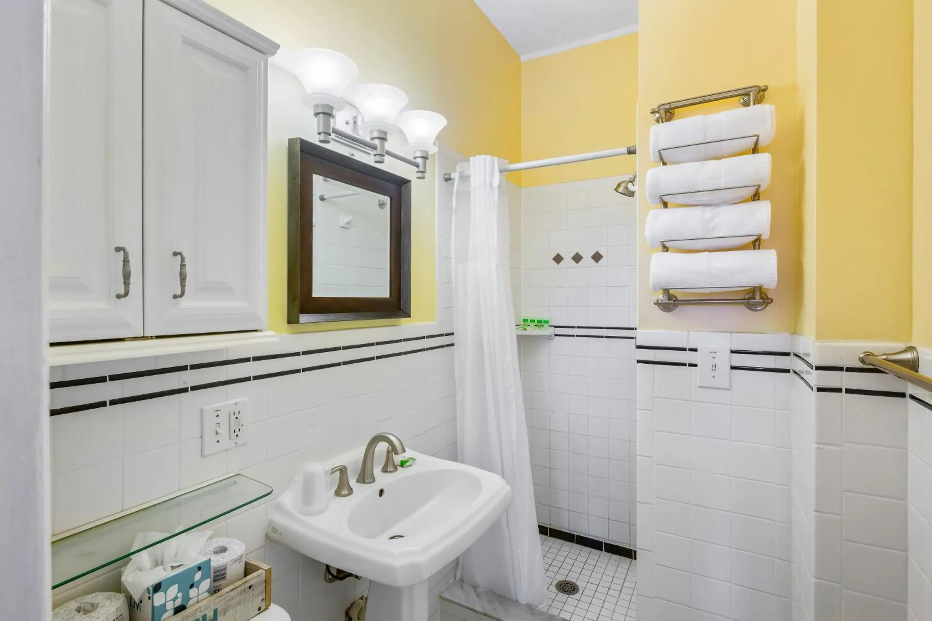 Queen Room with Two Queen Beds in Kona Kai Oasis Queen Room with Two Queen Beds in Kona Kai Oasis