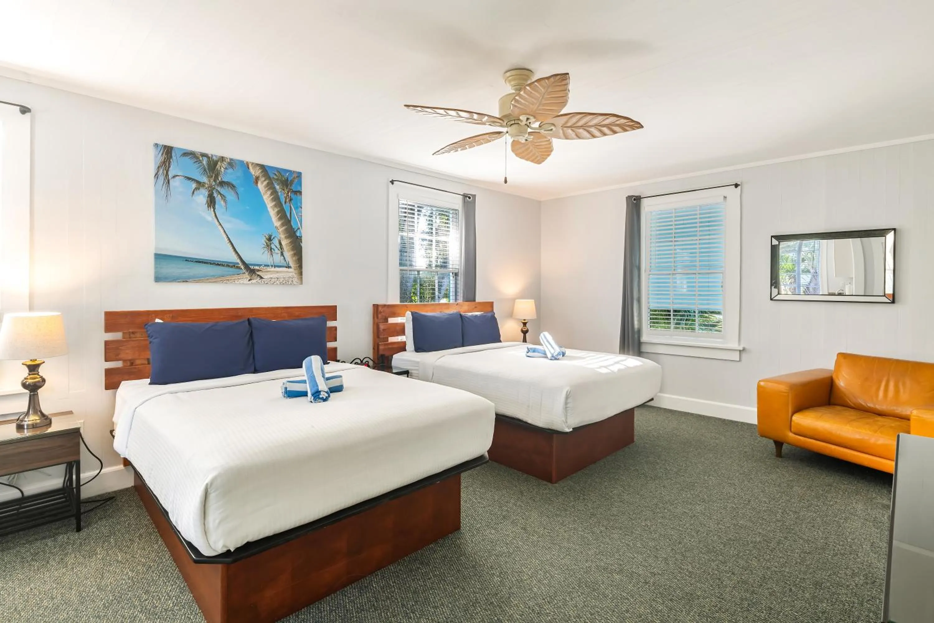 Photo of the whole room, Bed in Kona Kai Oasis