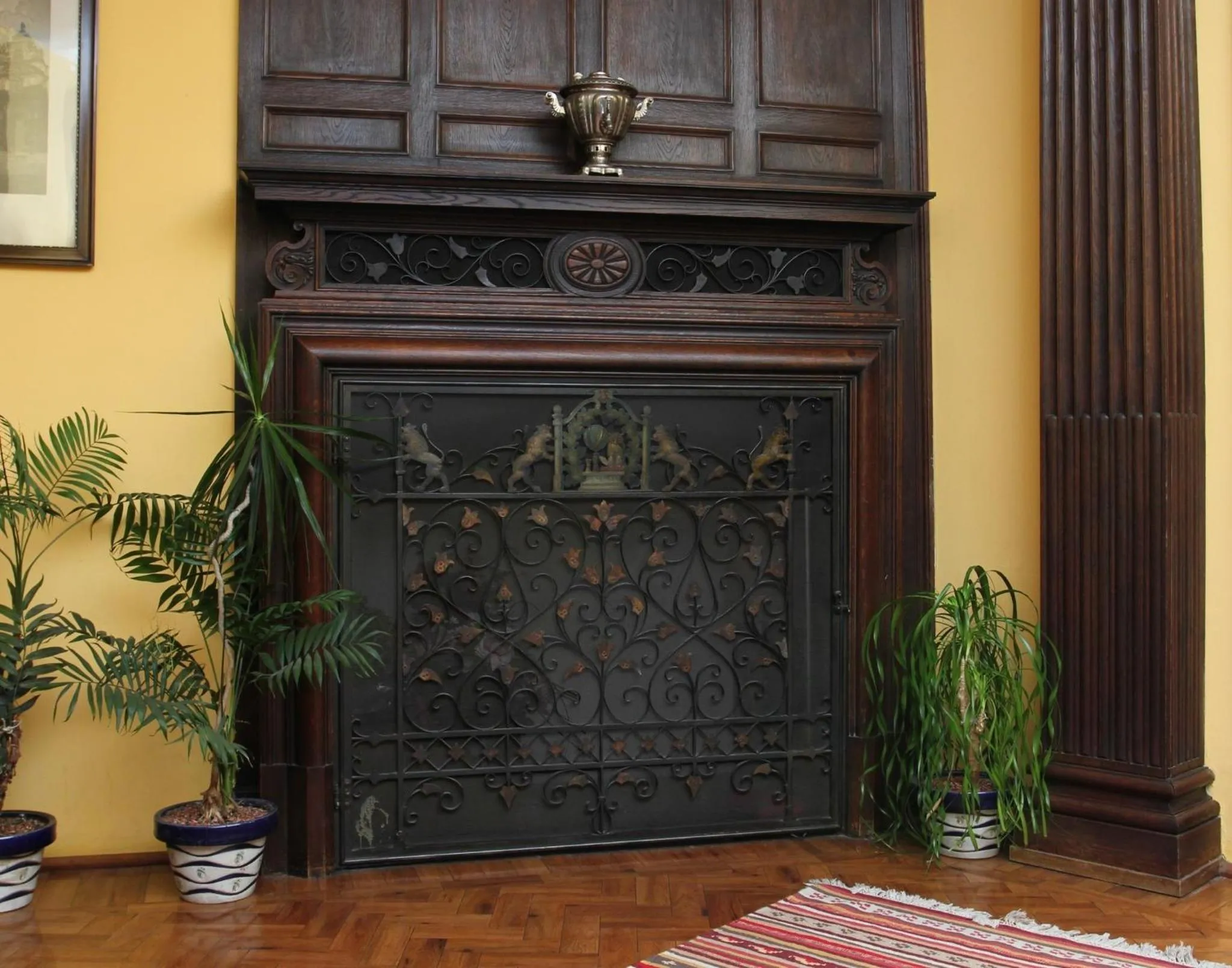 Decorative detail in Mondial Appartement Hotel