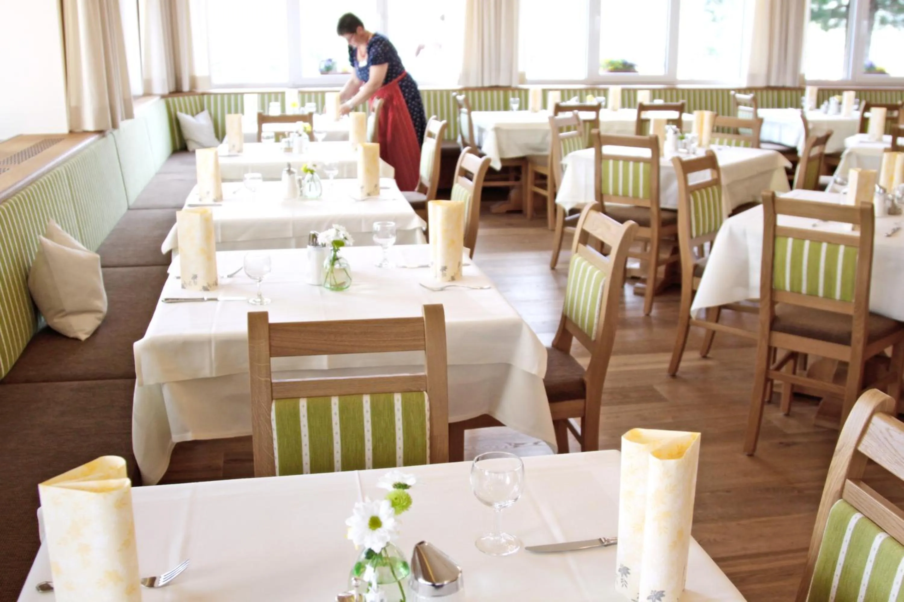 Restaurant/places to eat in Hotel Laserz