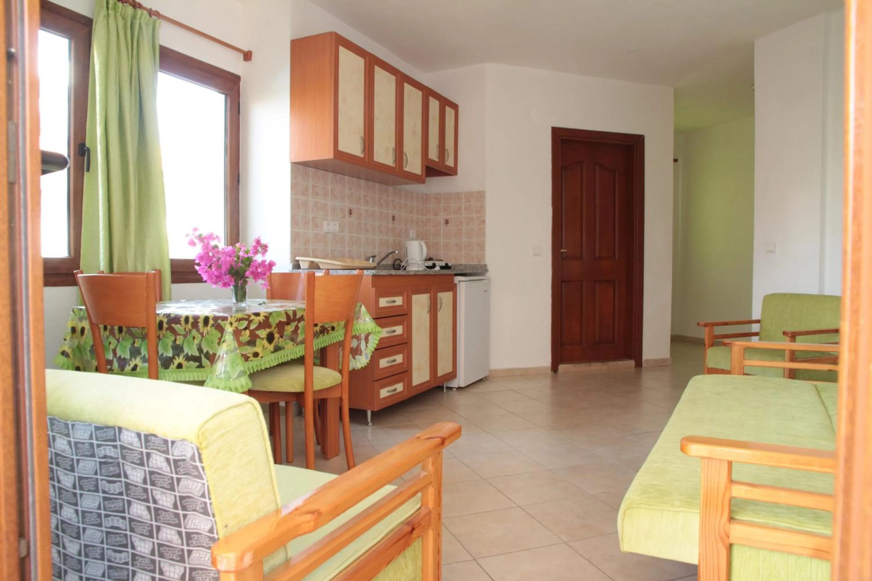 Kitchen or kitchenette in Minta Apartments