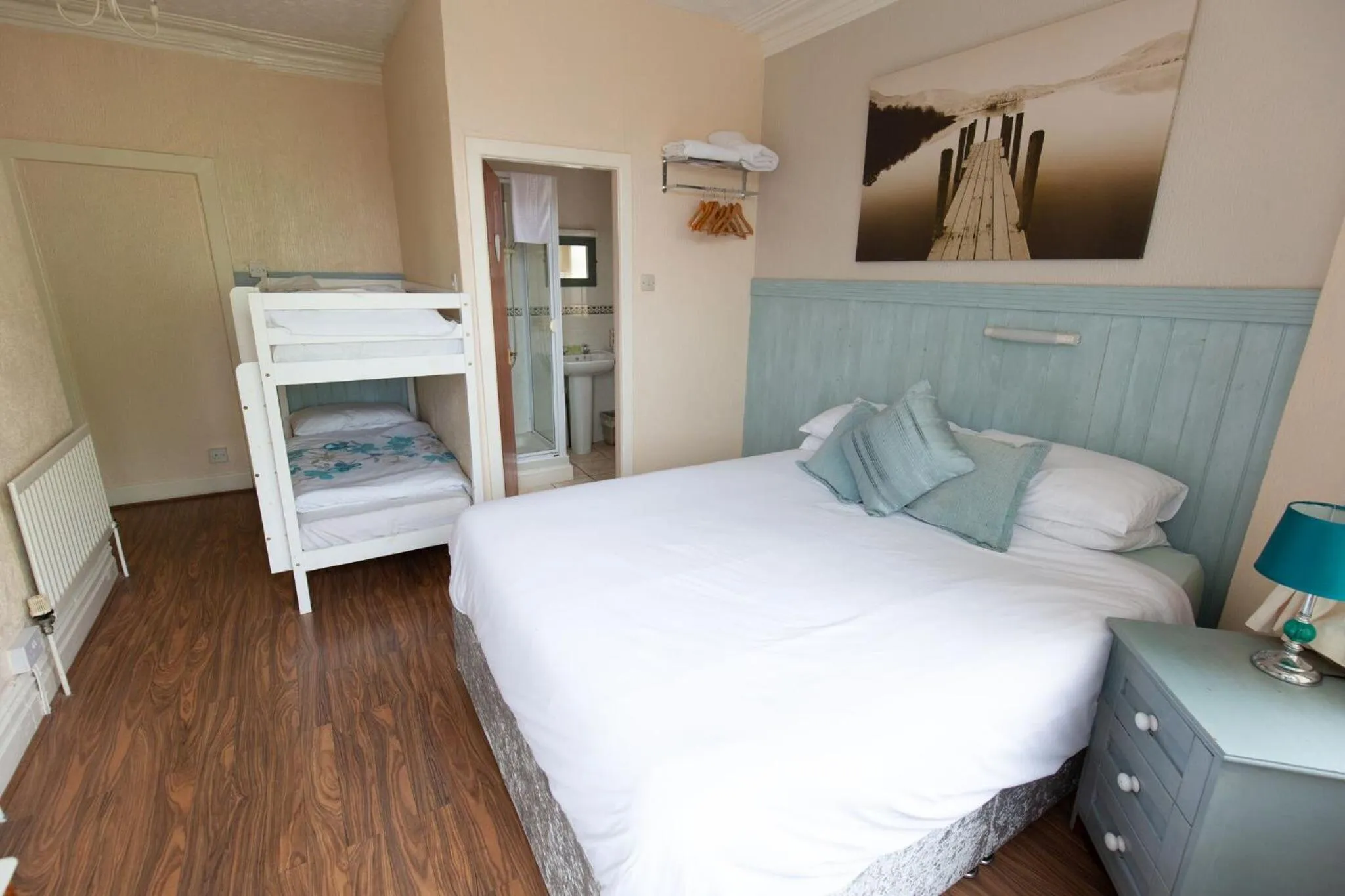 Bed in The Osprey Hotel