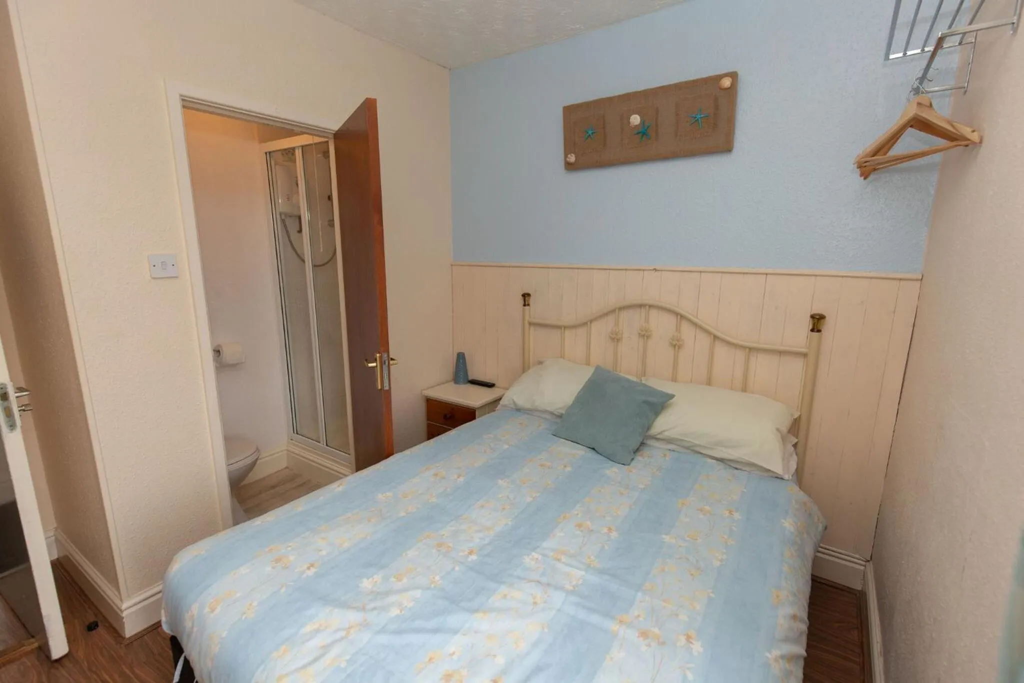 Bed in The Osprey Hotel