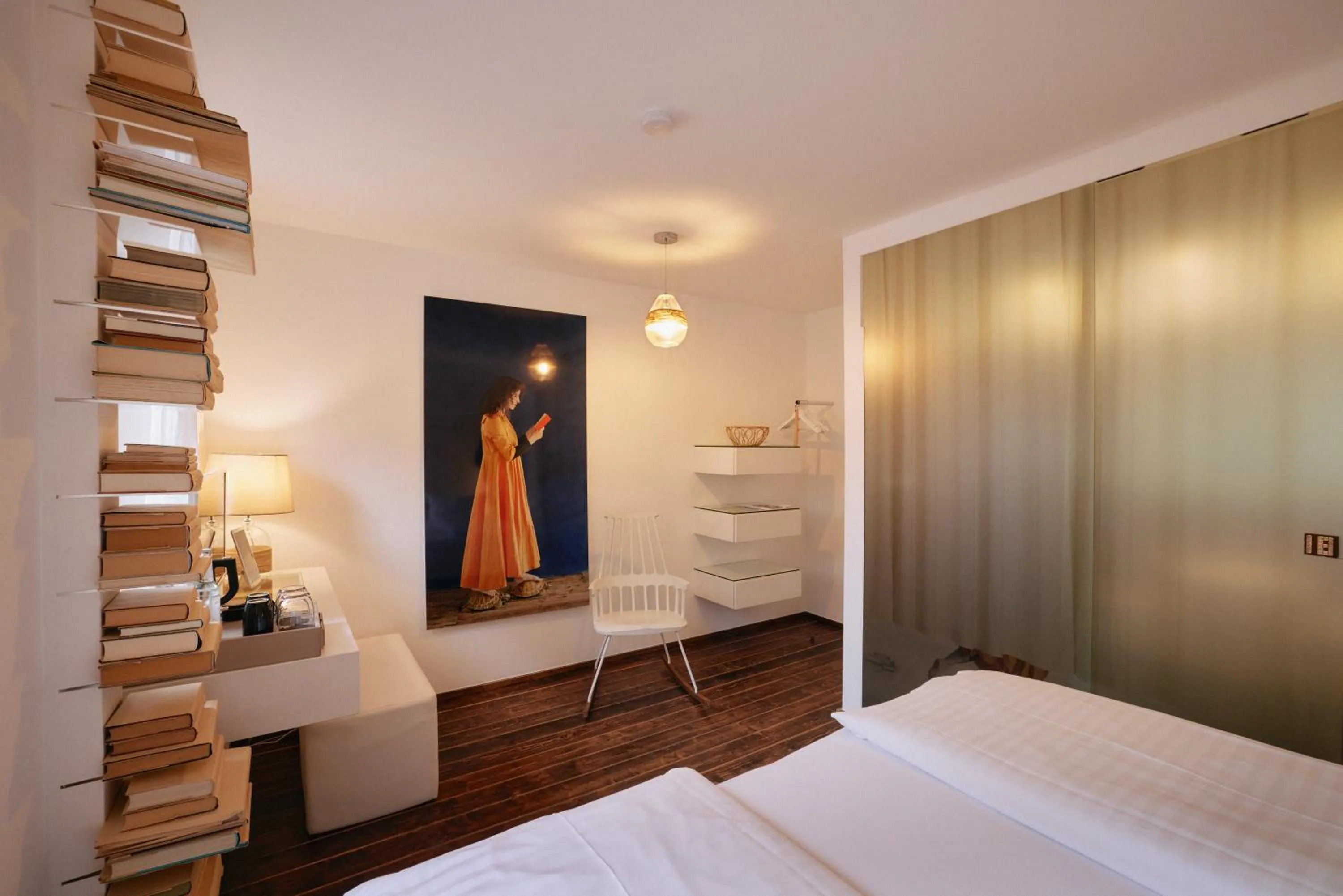 Photo of the whole room, Bed in 18Arts Hotel - Living in a Gallery!