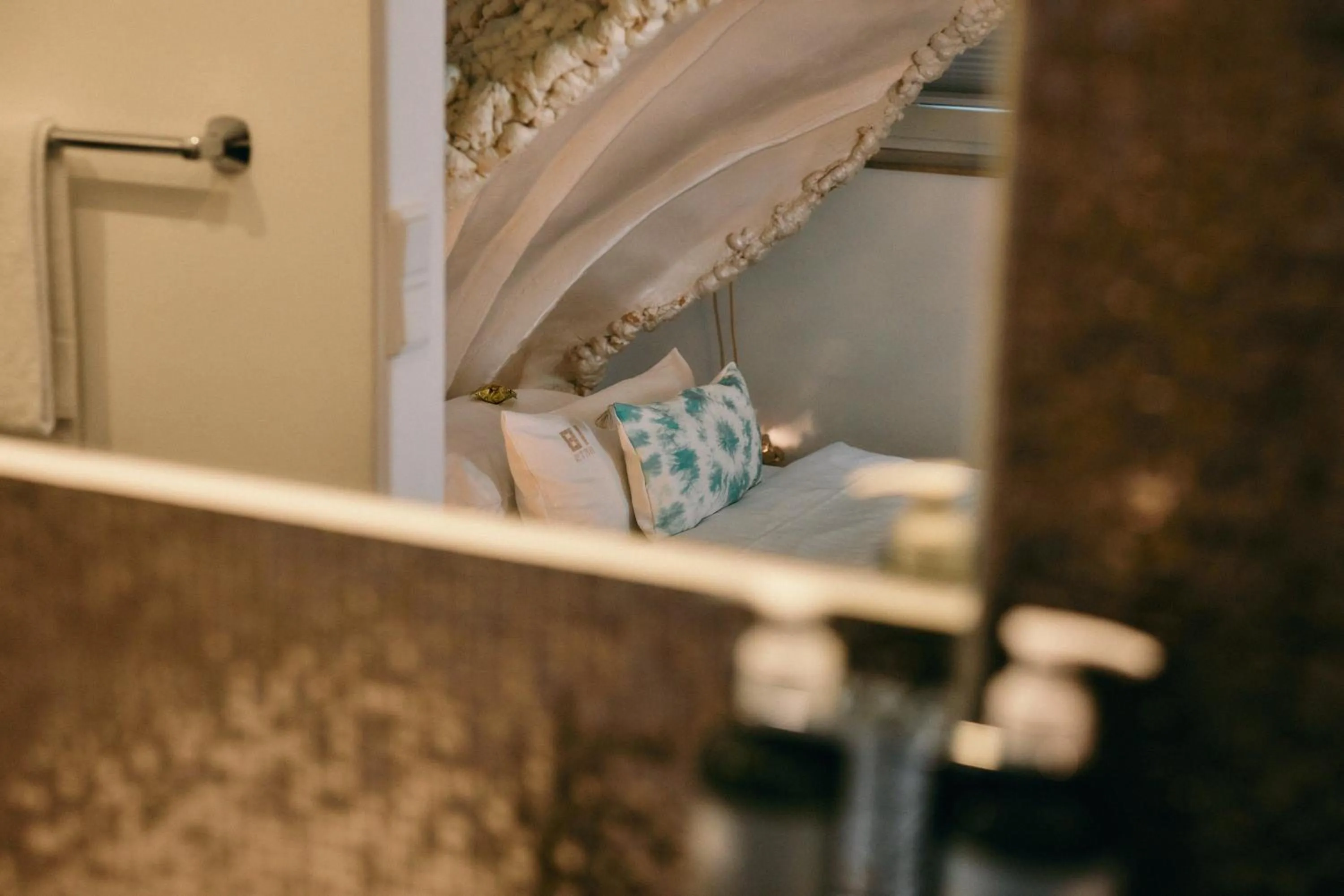 Photo of the whole room, Bed in 18Arts Hotel - Living in a Gallery!