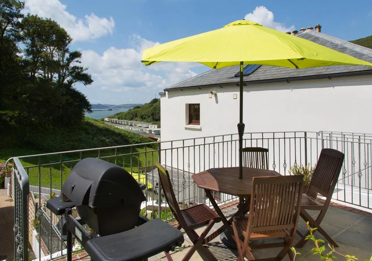 BBQ facilities in Bovisand Lodge Holiday Park, Beachside Location & Indoor Heated Pool