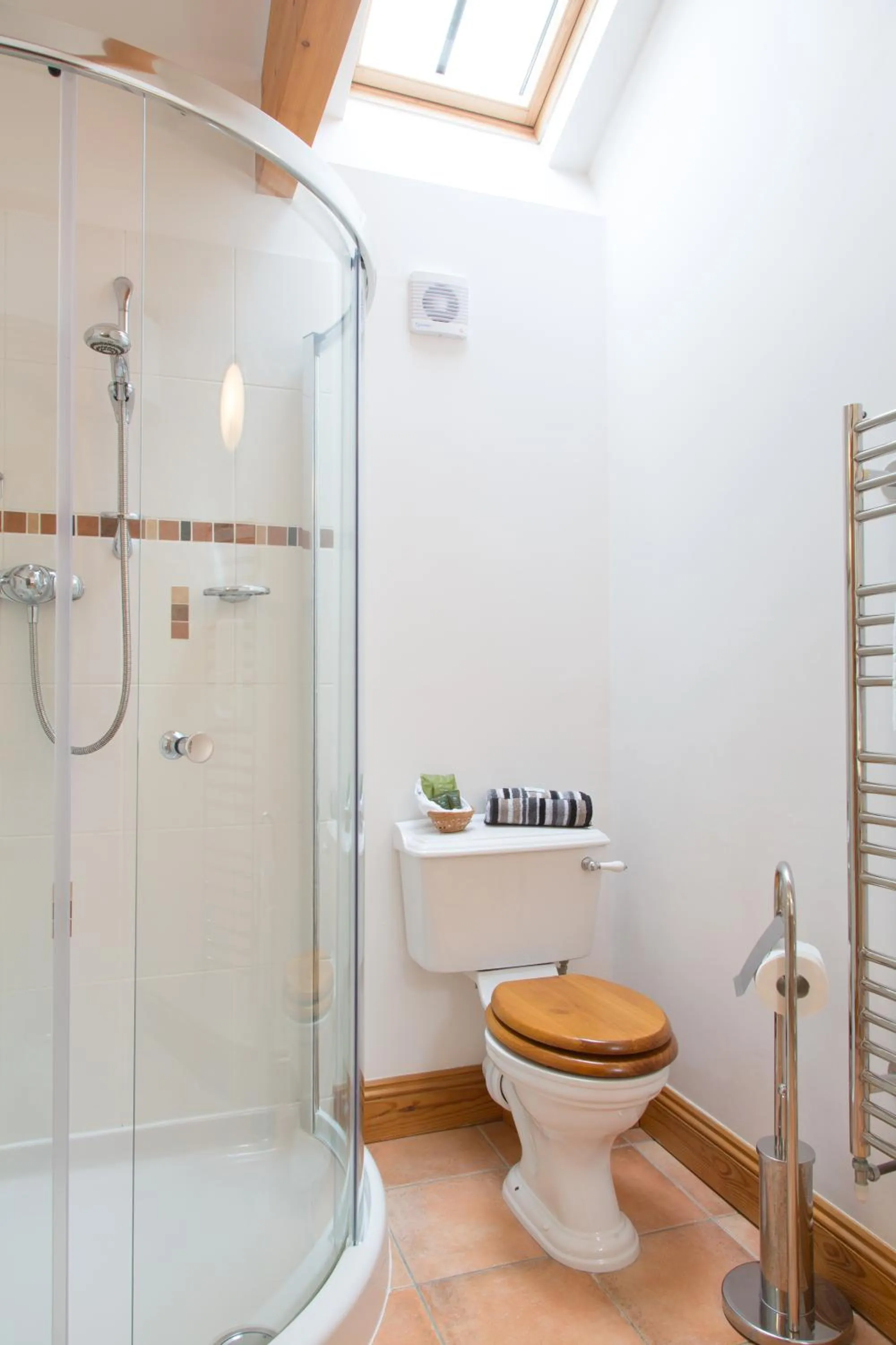 Toilet in Bovisand Lodge Holiday Park, Beachside Location & Indoor Heated Pool
