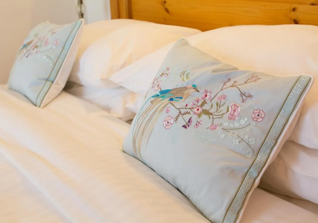 Bed in Bovisand Lodge Holiday Park, Beachside Location & Indoor Heated Pool