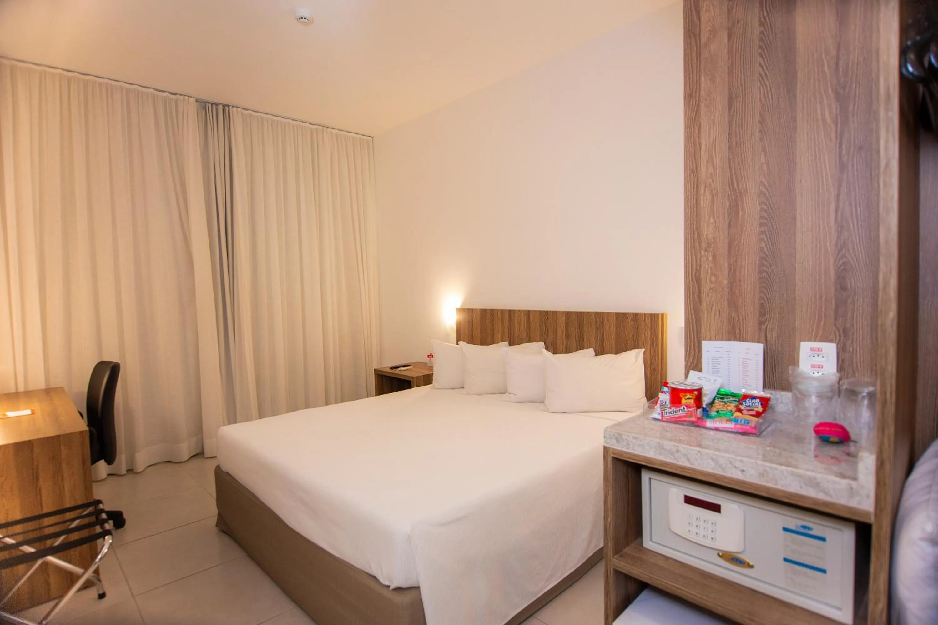 Photo of the whole room, Bed in NB Hoteis