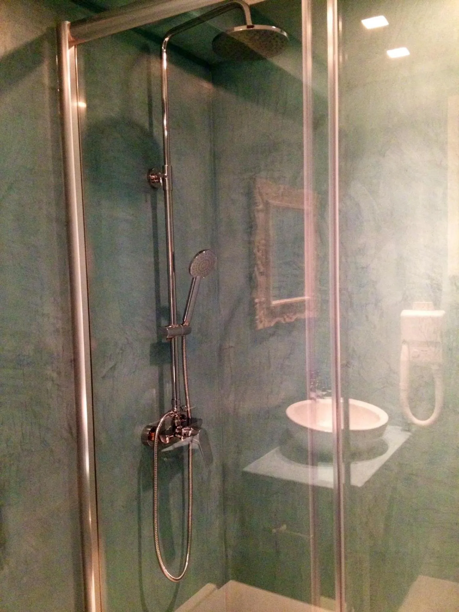 Bathroom in Paradise Design Apartments