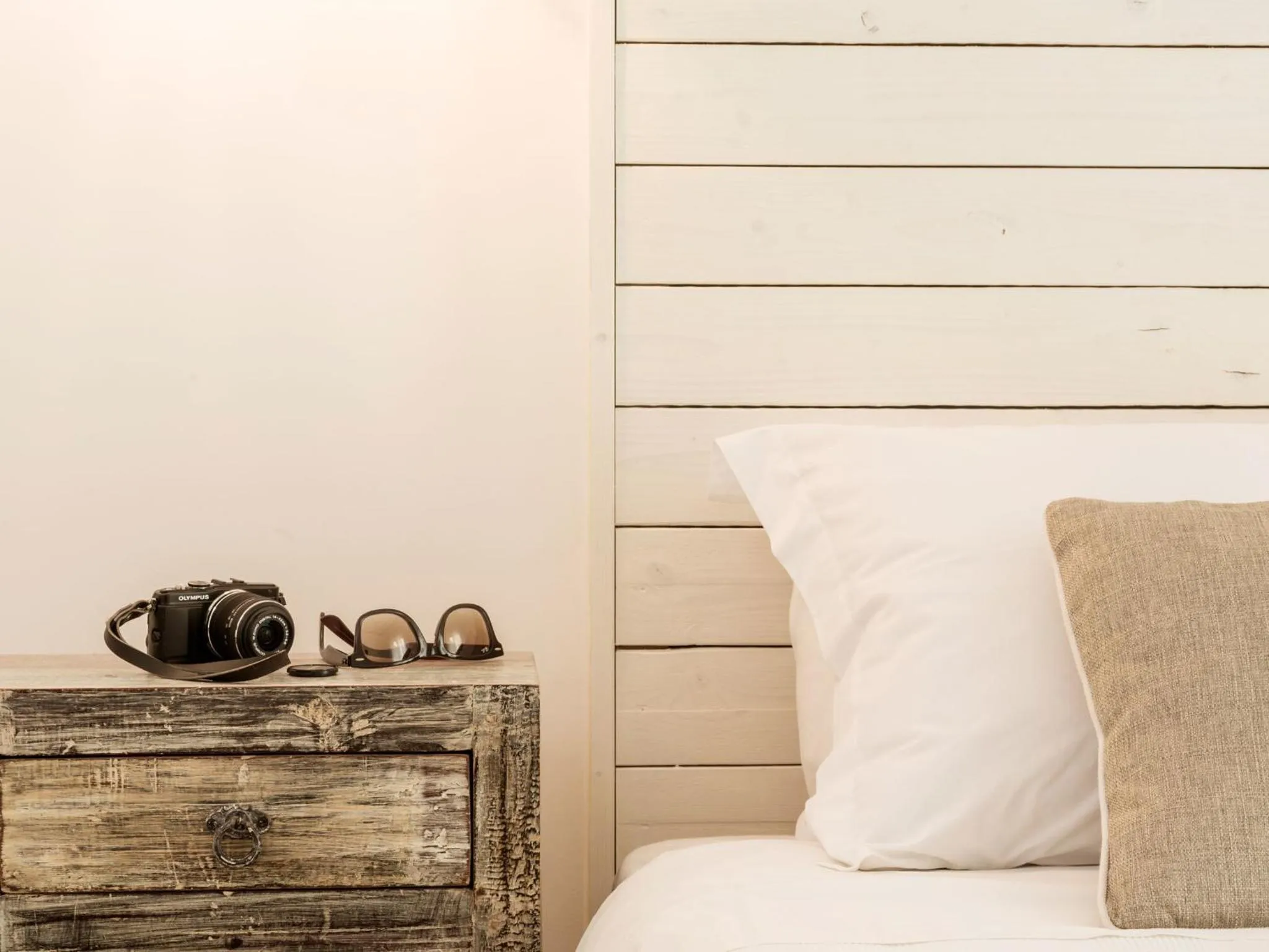 Photo of the whole room, Bed in Paradise Design Apartments