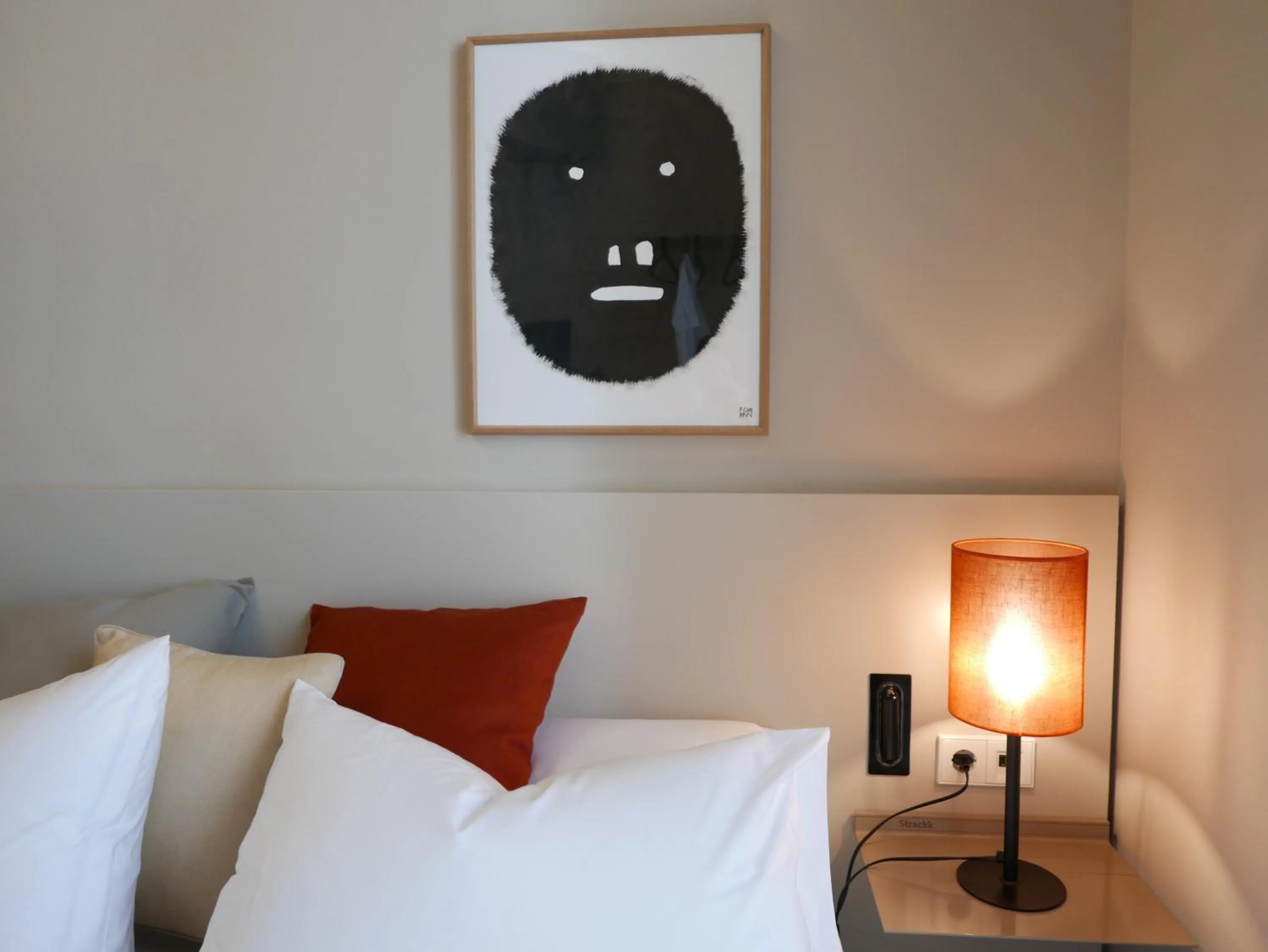 Bed in DestinationBCN - Universitat Rooms