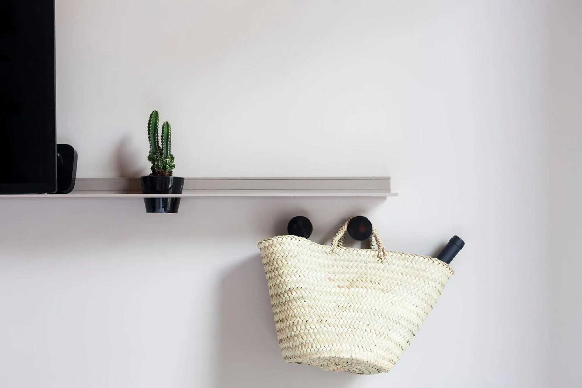 Decorative detail in DestinationBCN - Universitat Rooms