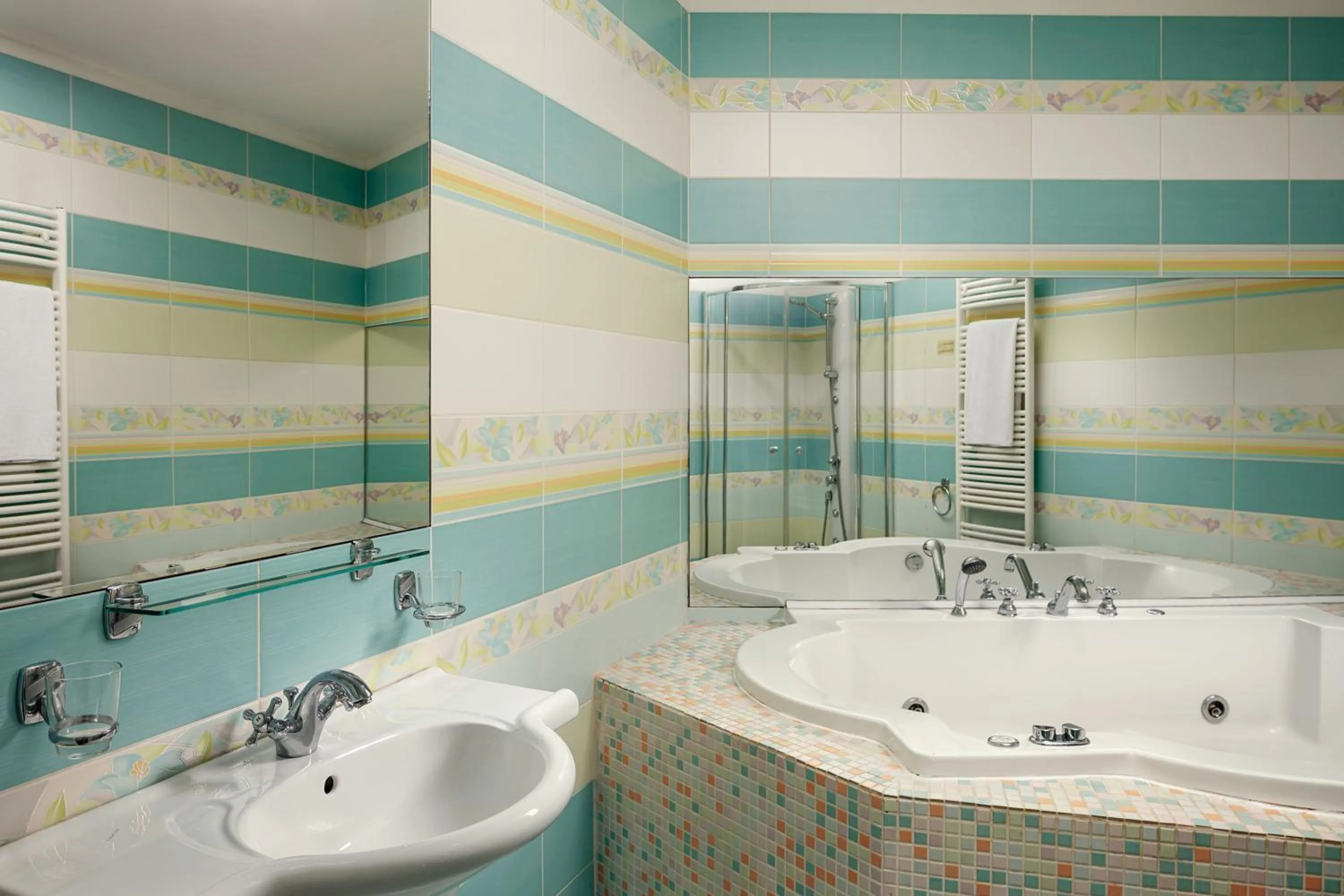 Hot Tub in Hotel Ankora