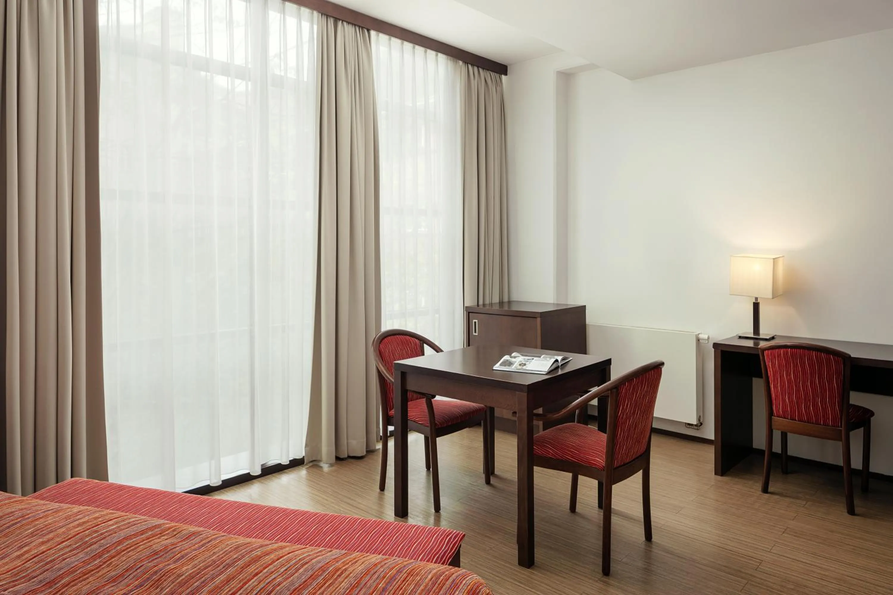 Seating area, Bed in Hotel Ankora