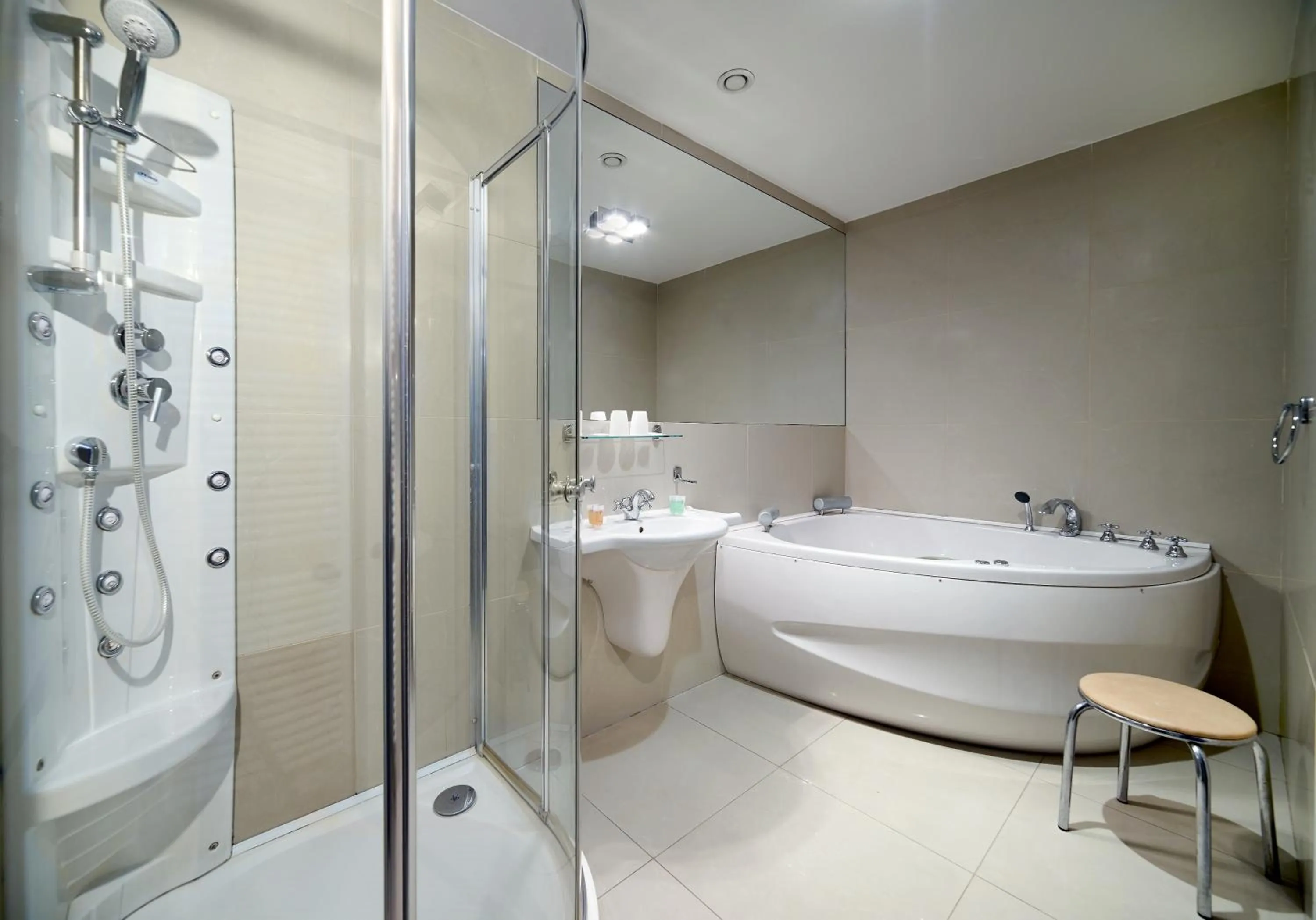 Shower in Hotel Ankora