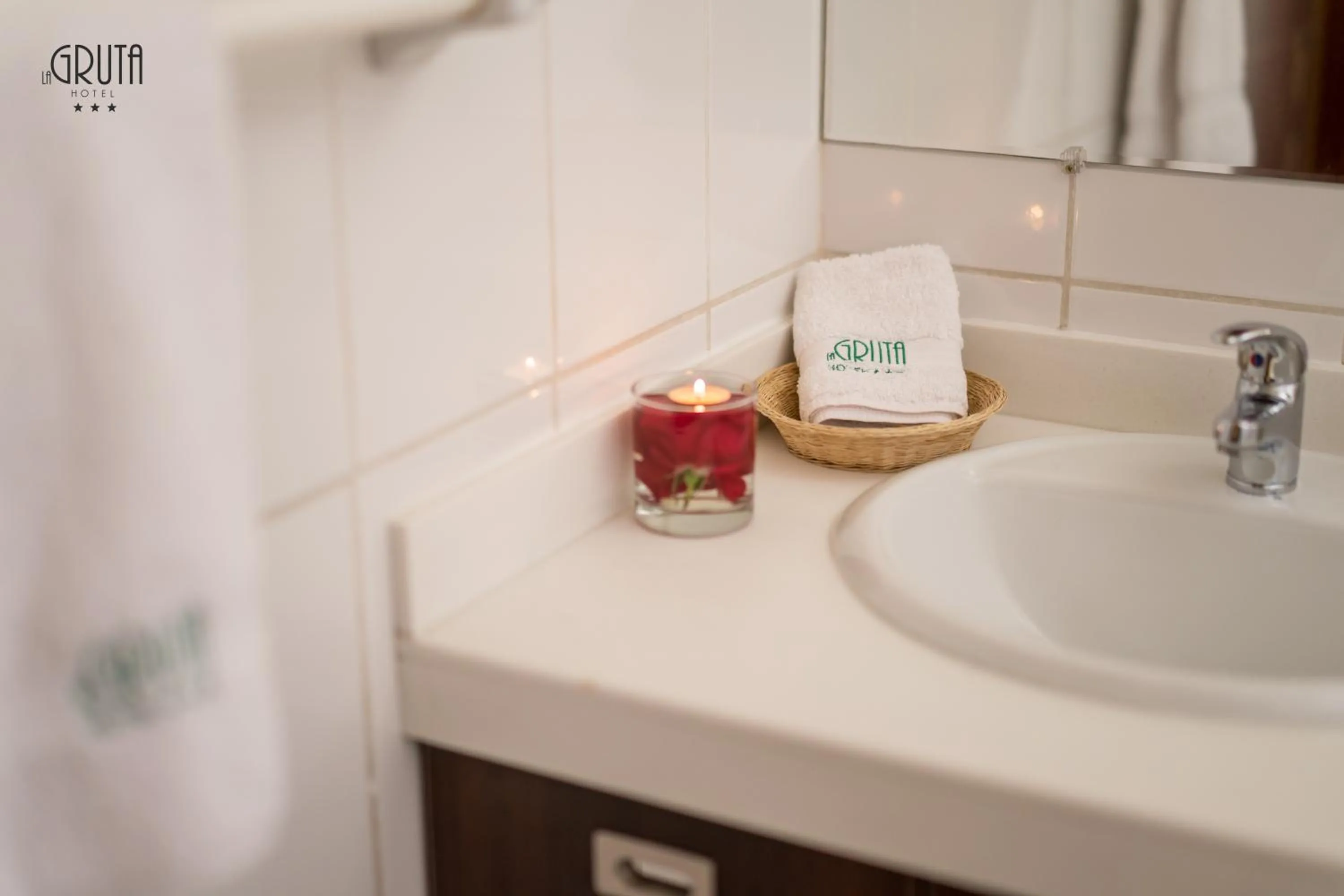Bathroom in Hotel La Gruta