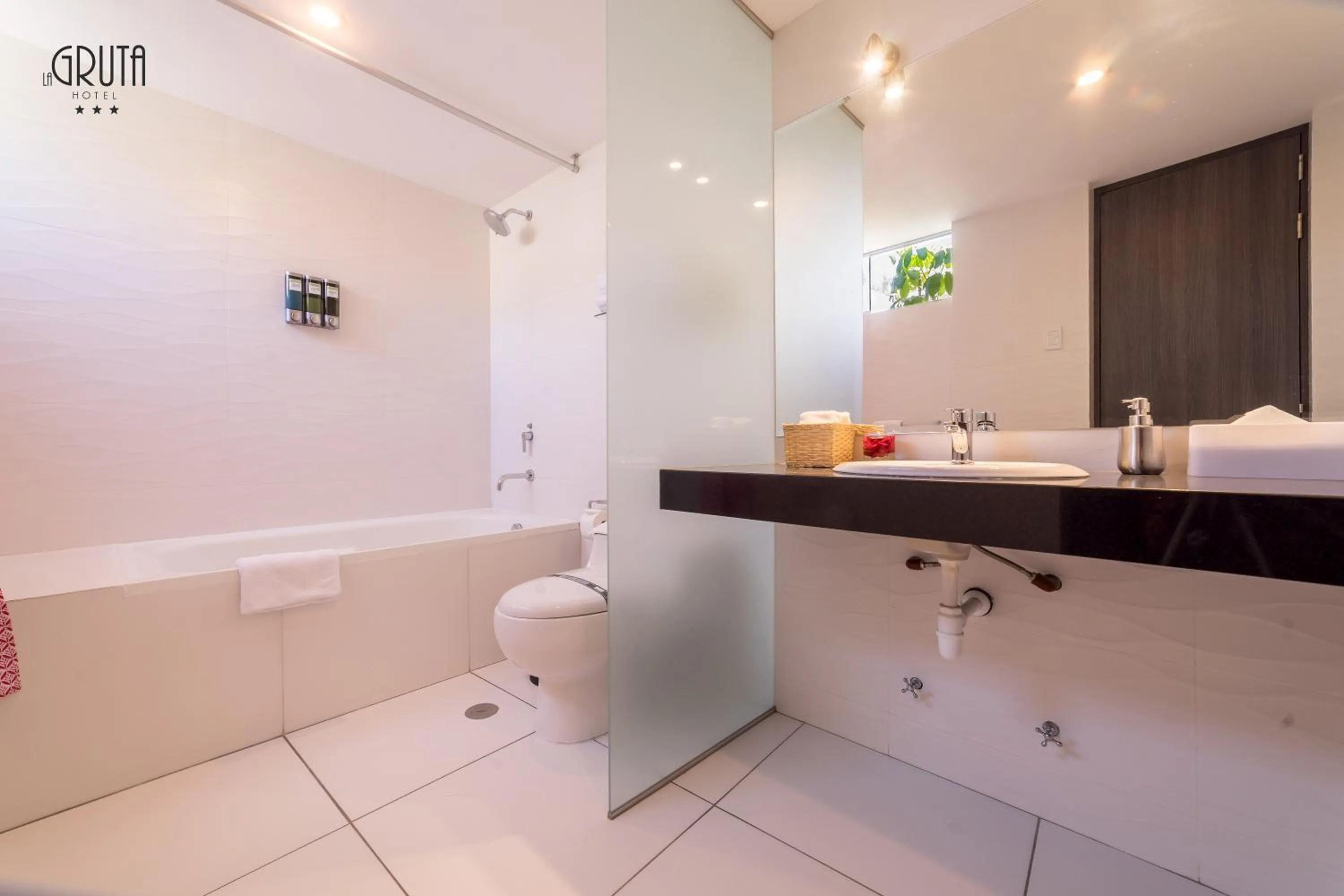 Bathroom in Hotel La Gruta