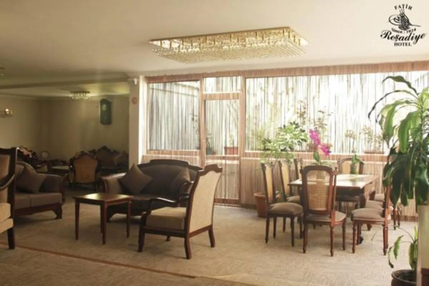 Seating area in Fatih Resadiye Hotel