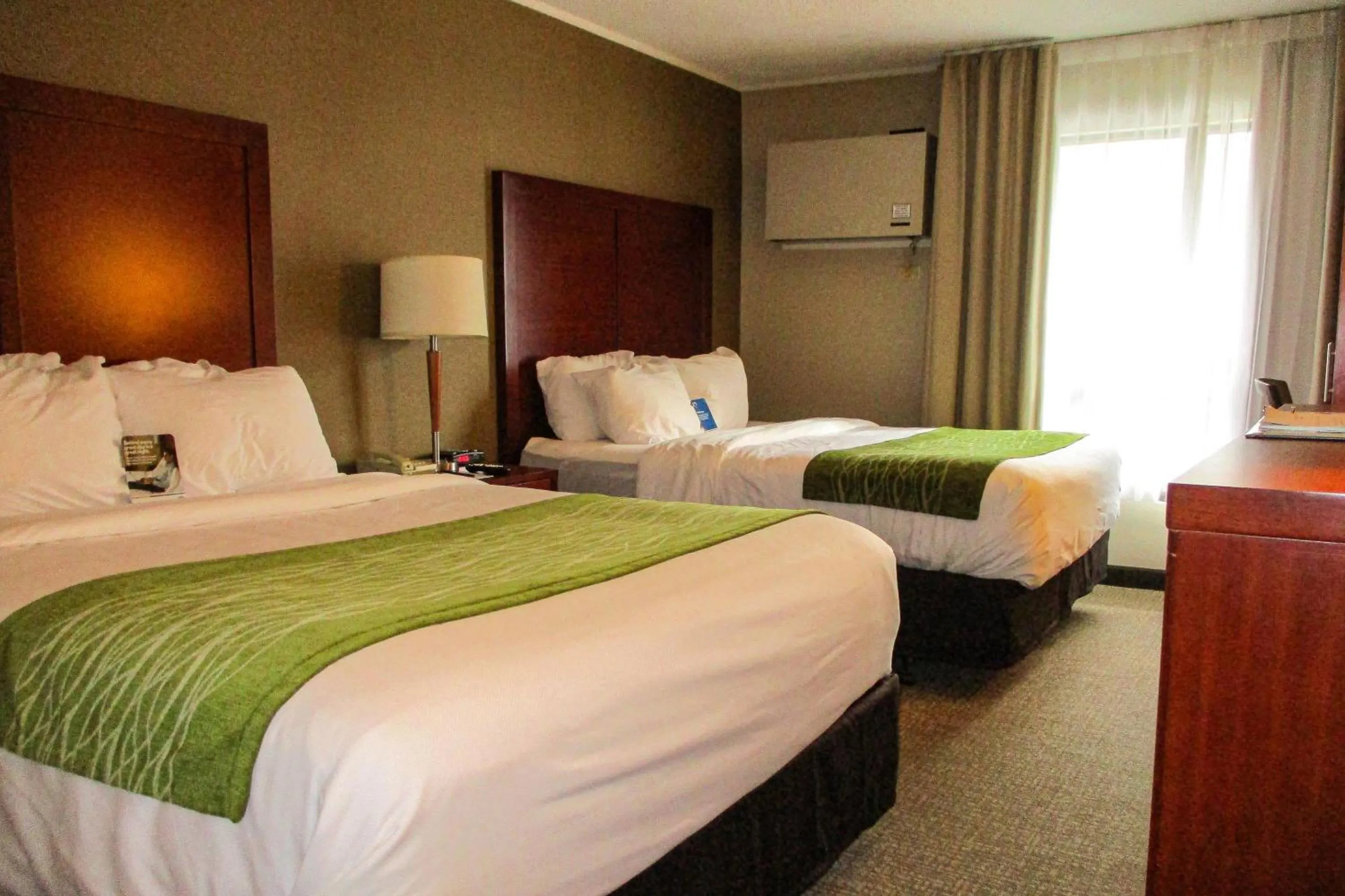 Bedroom, Bed in Comfort Inn Dartmouth