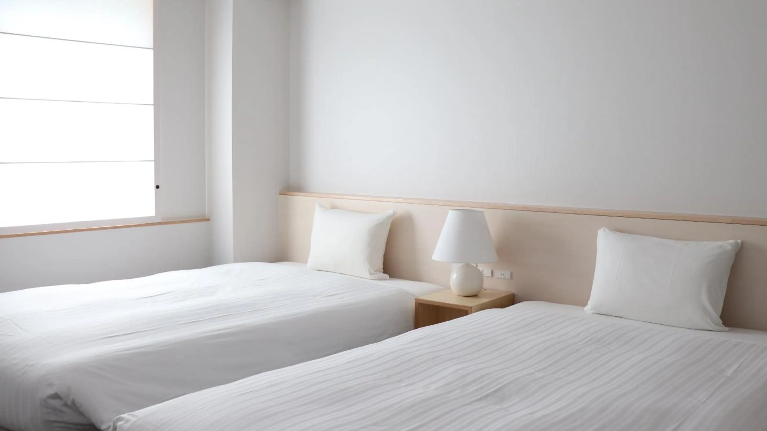 Bedroom, Bed in Shin-Osaka Station Hotel