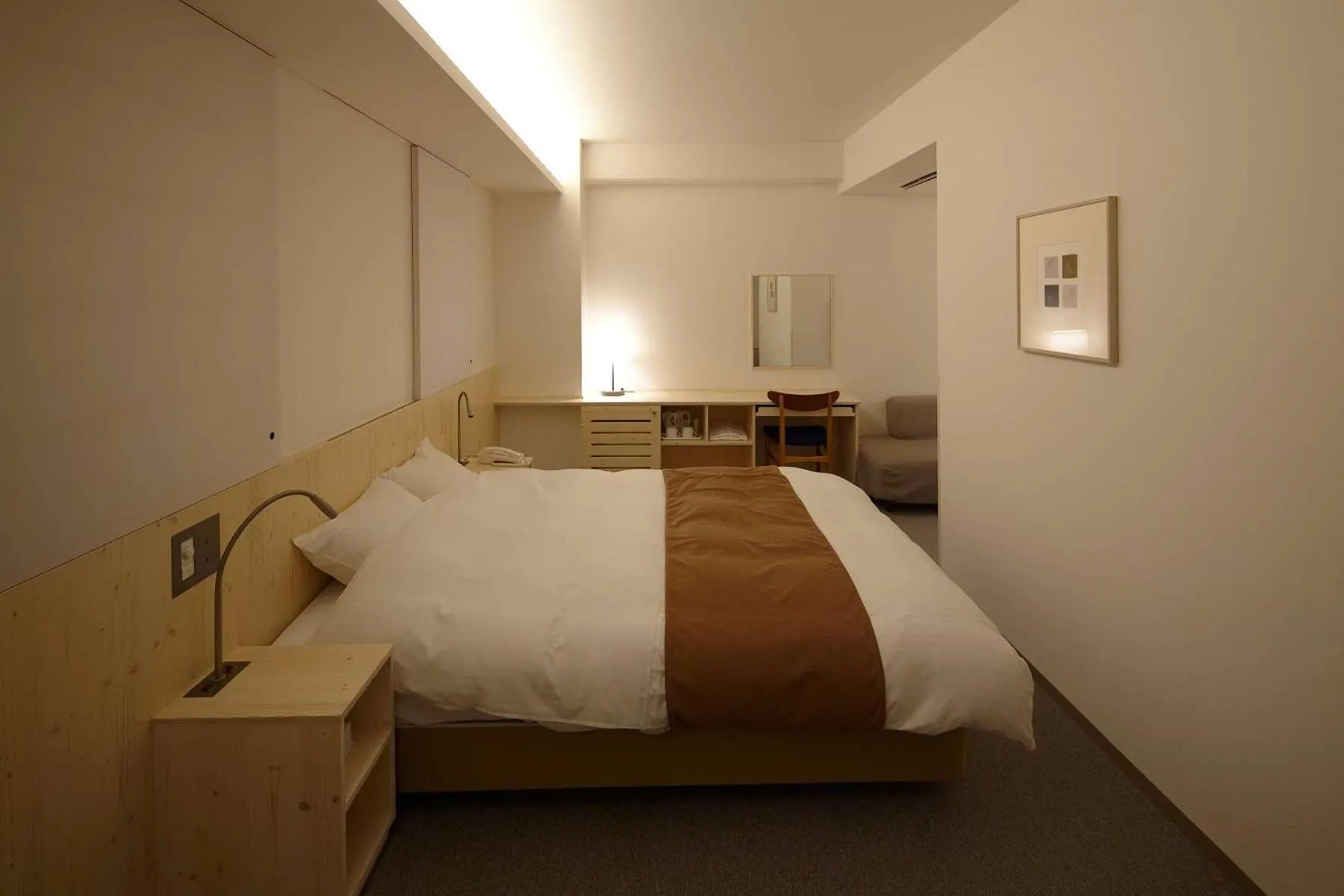 Bed in Shin-Osaka Station Hotel