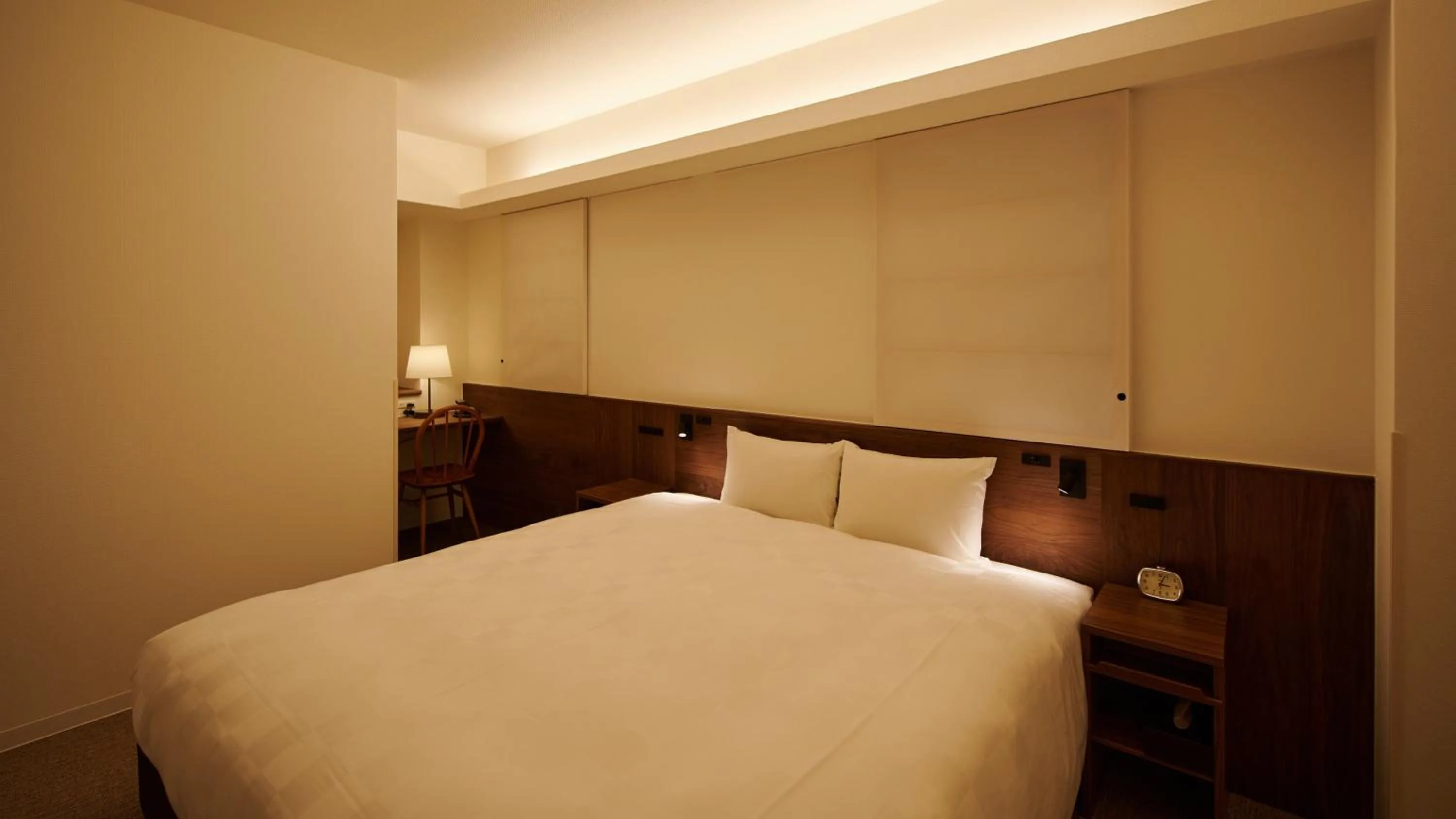 Photo of the whole room, Bed in Shin-Osaka Station Hotel