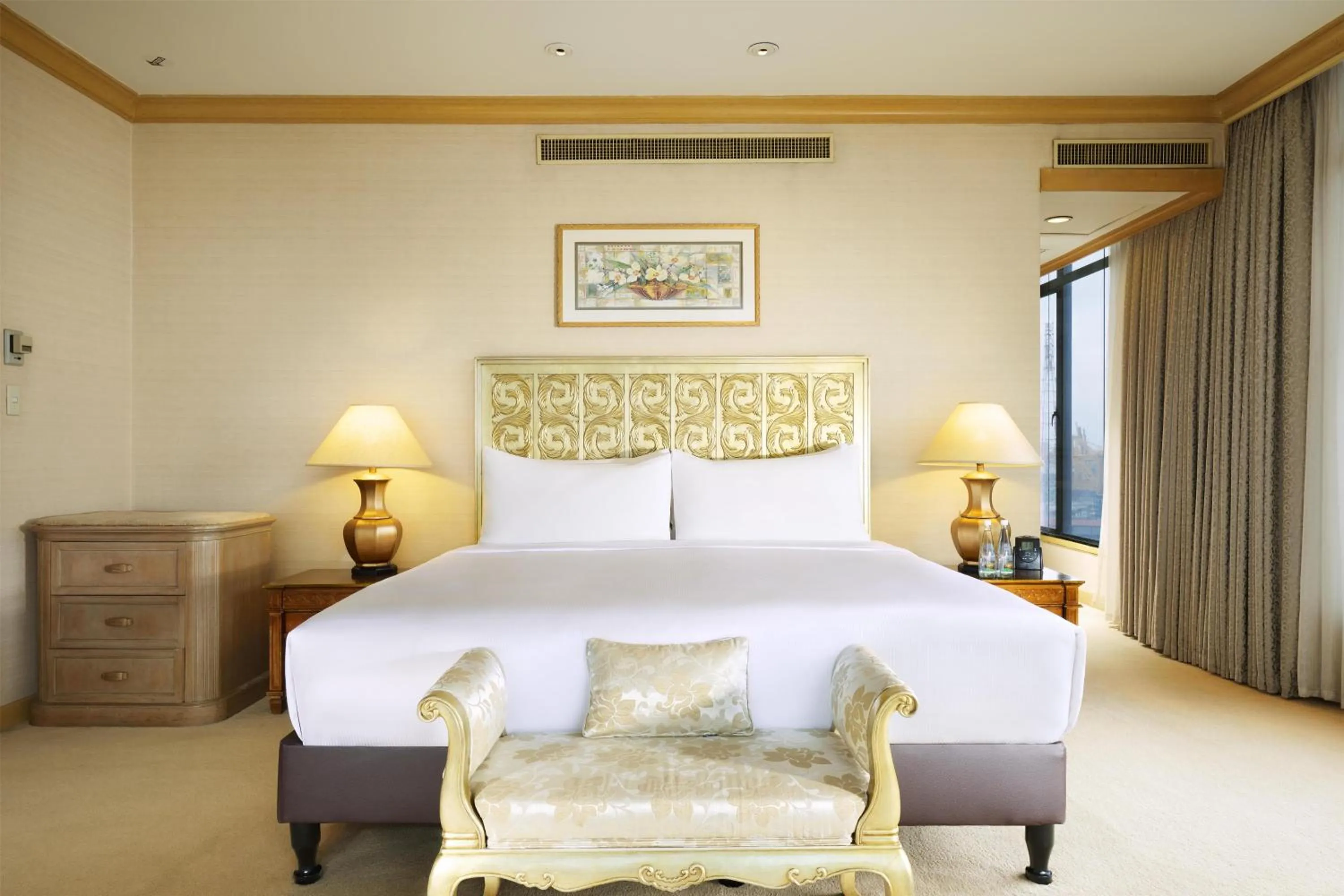 Bed in Hilton Colombo Hotel