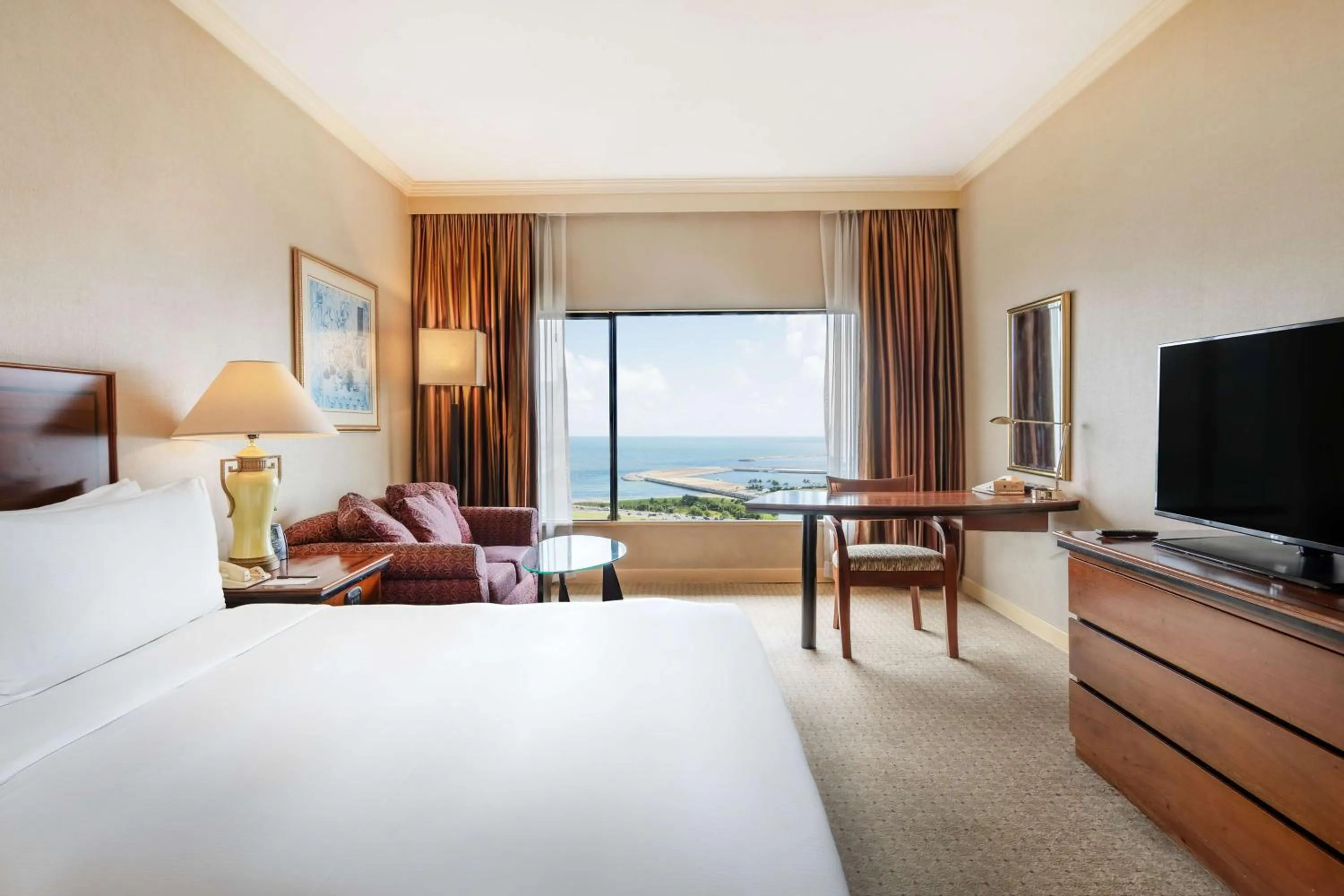 Bed in Hilton Colombo Hotel