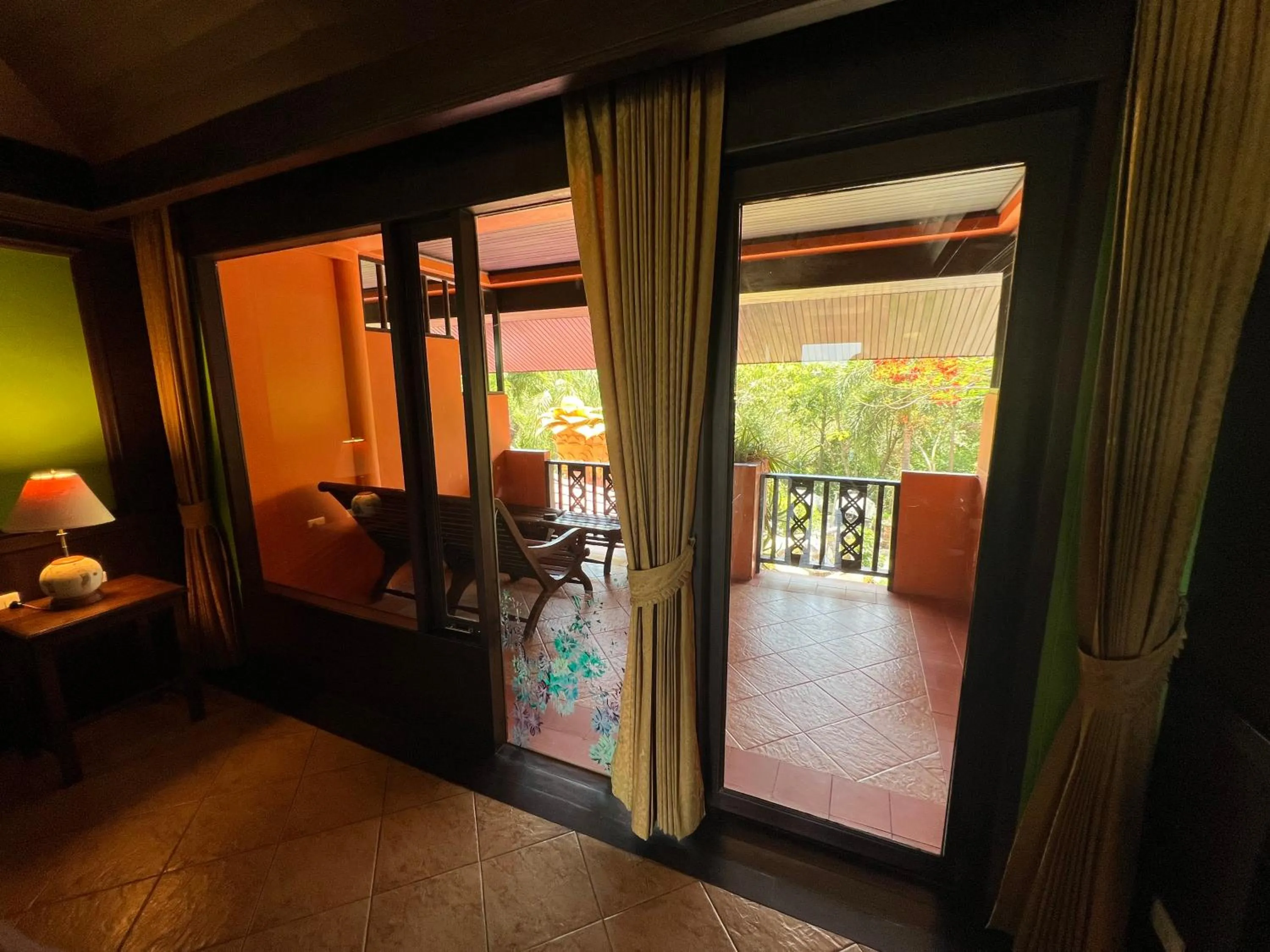 Sea Breeze Resort - SHA Plus