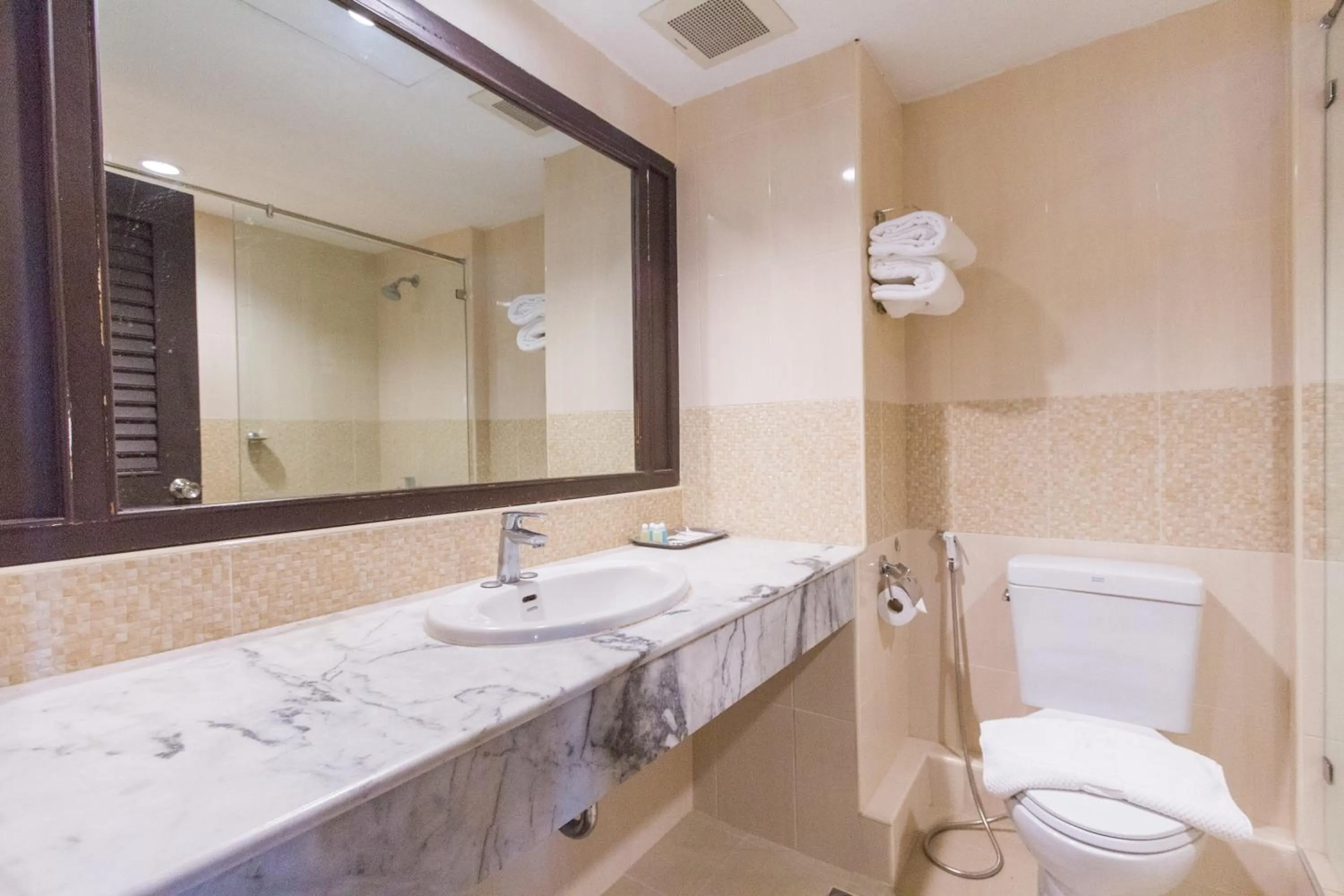 Toilet in BP Chiangmai City Hotel