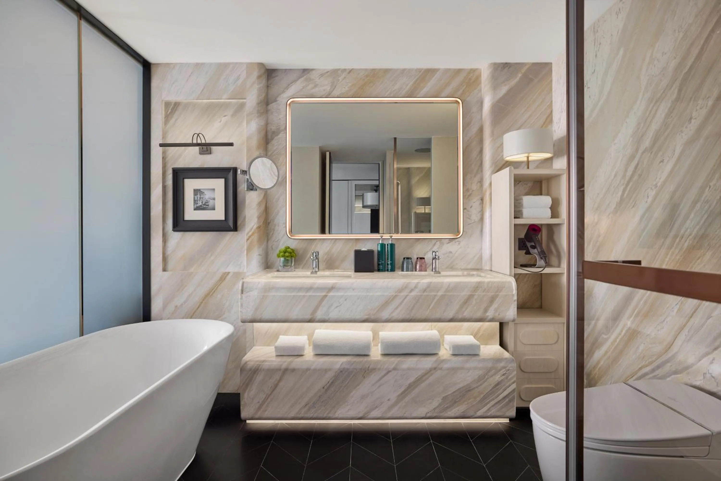 Bed in Hilton Shanghai City Center