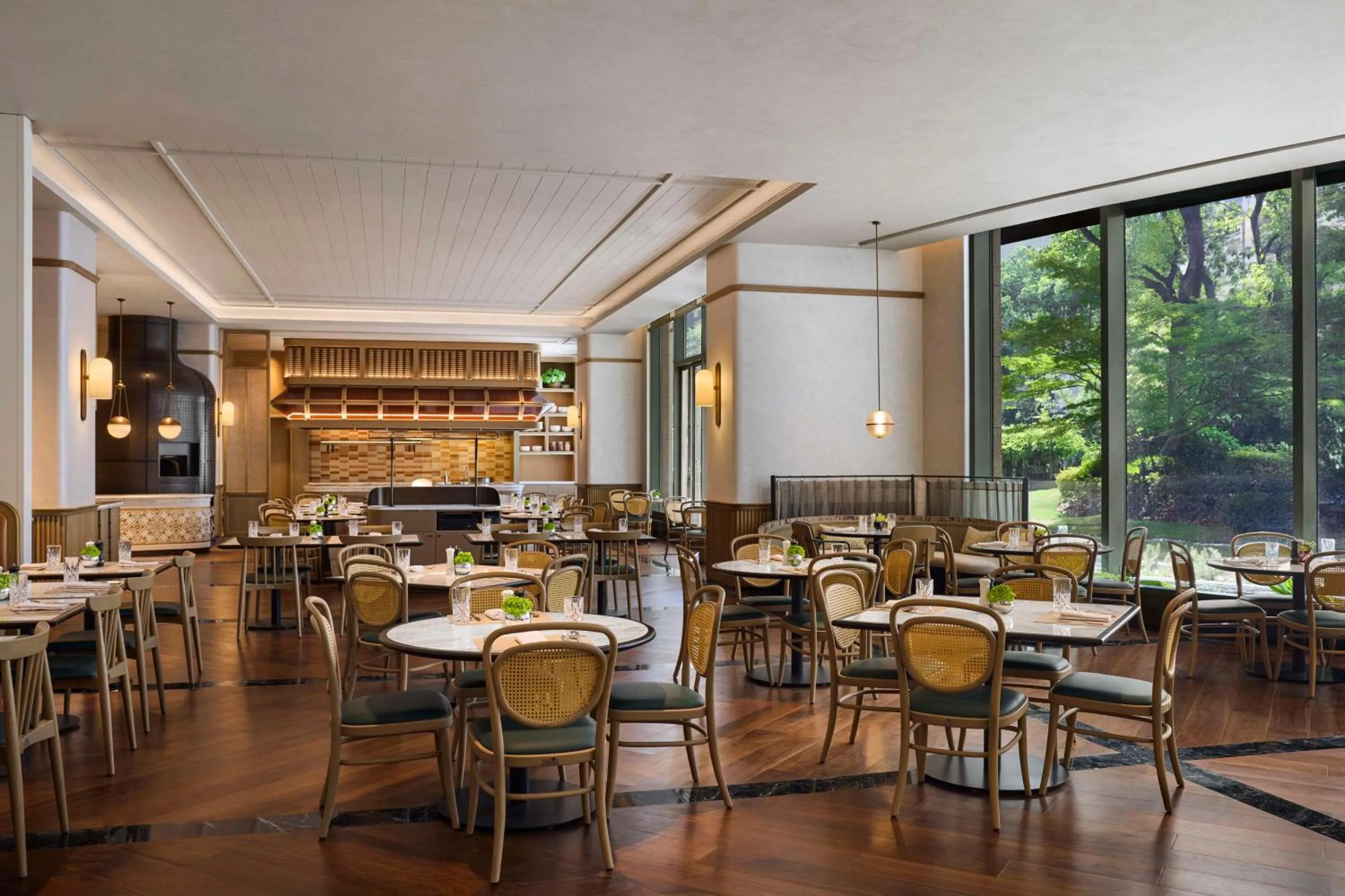 Restaurant/places to eat in Hilton Shanghai City Center