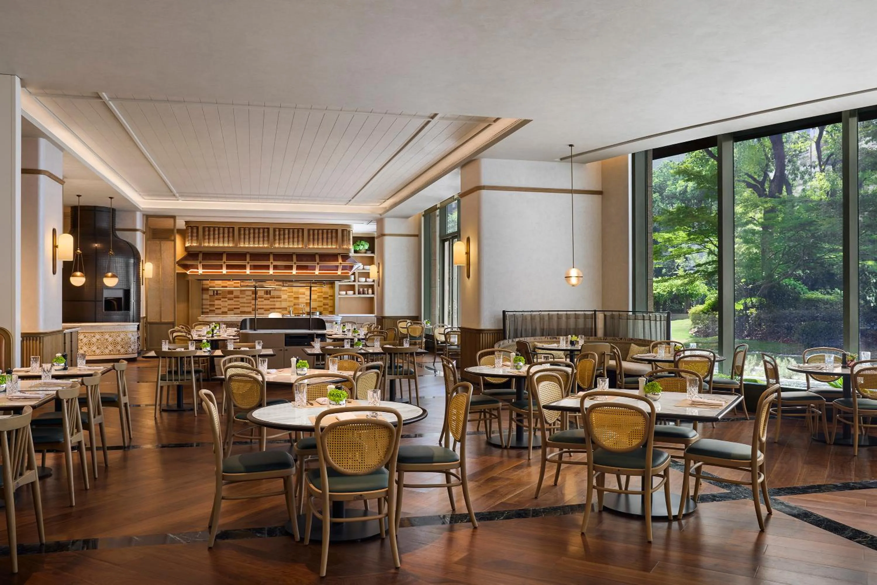 Restaurant/places to eat in Hilton Shanghai City Center