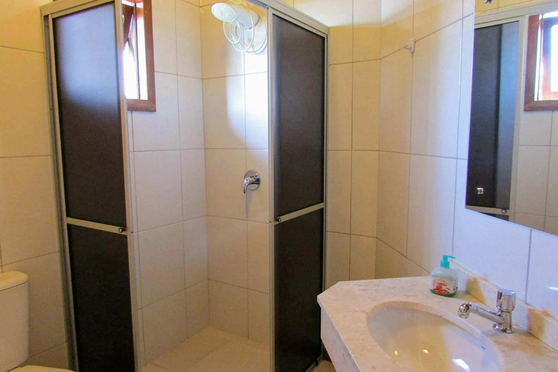Shower in Residencial Borges Canela