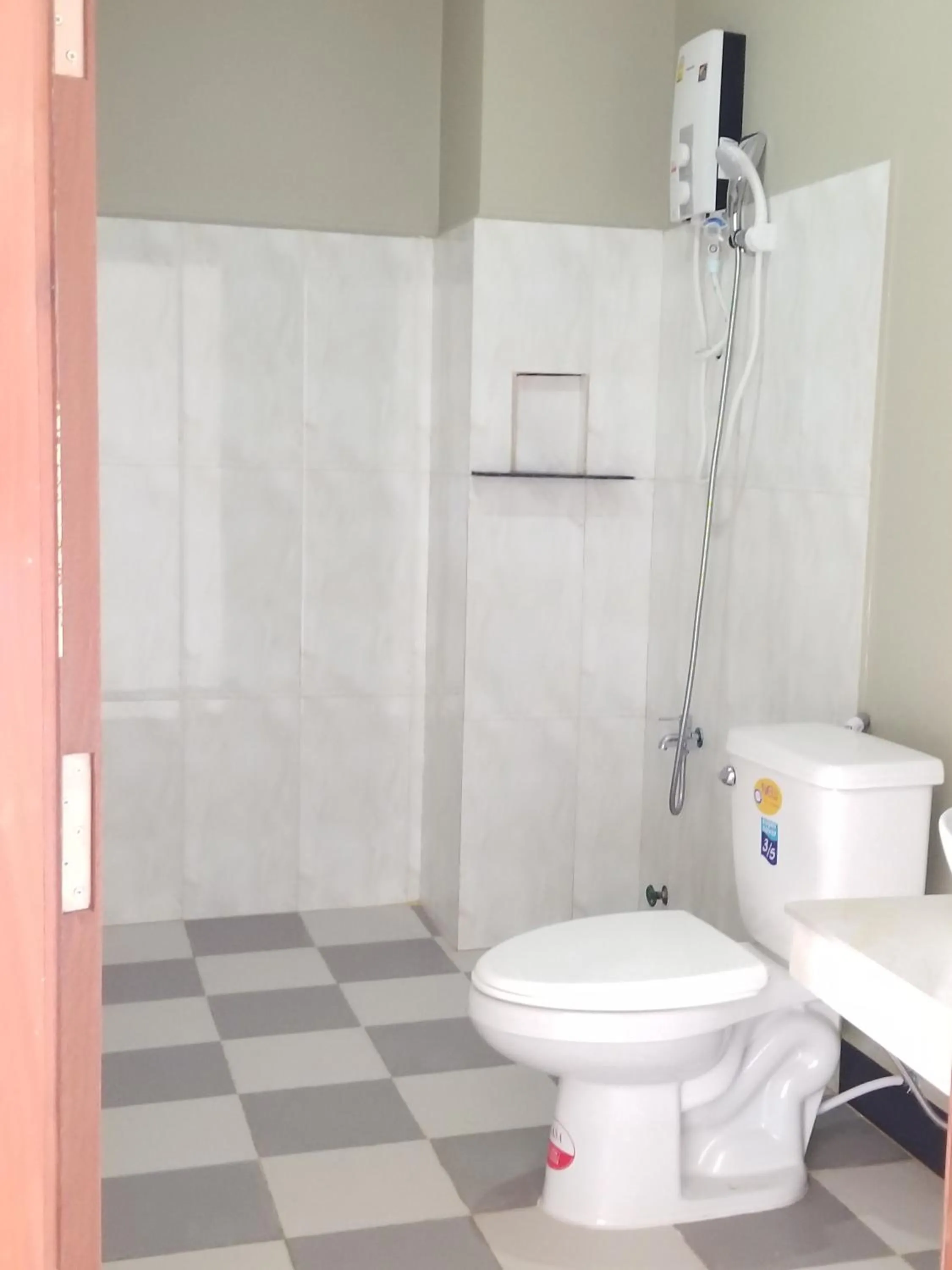 Bathroom in Blue Diamond Hostel