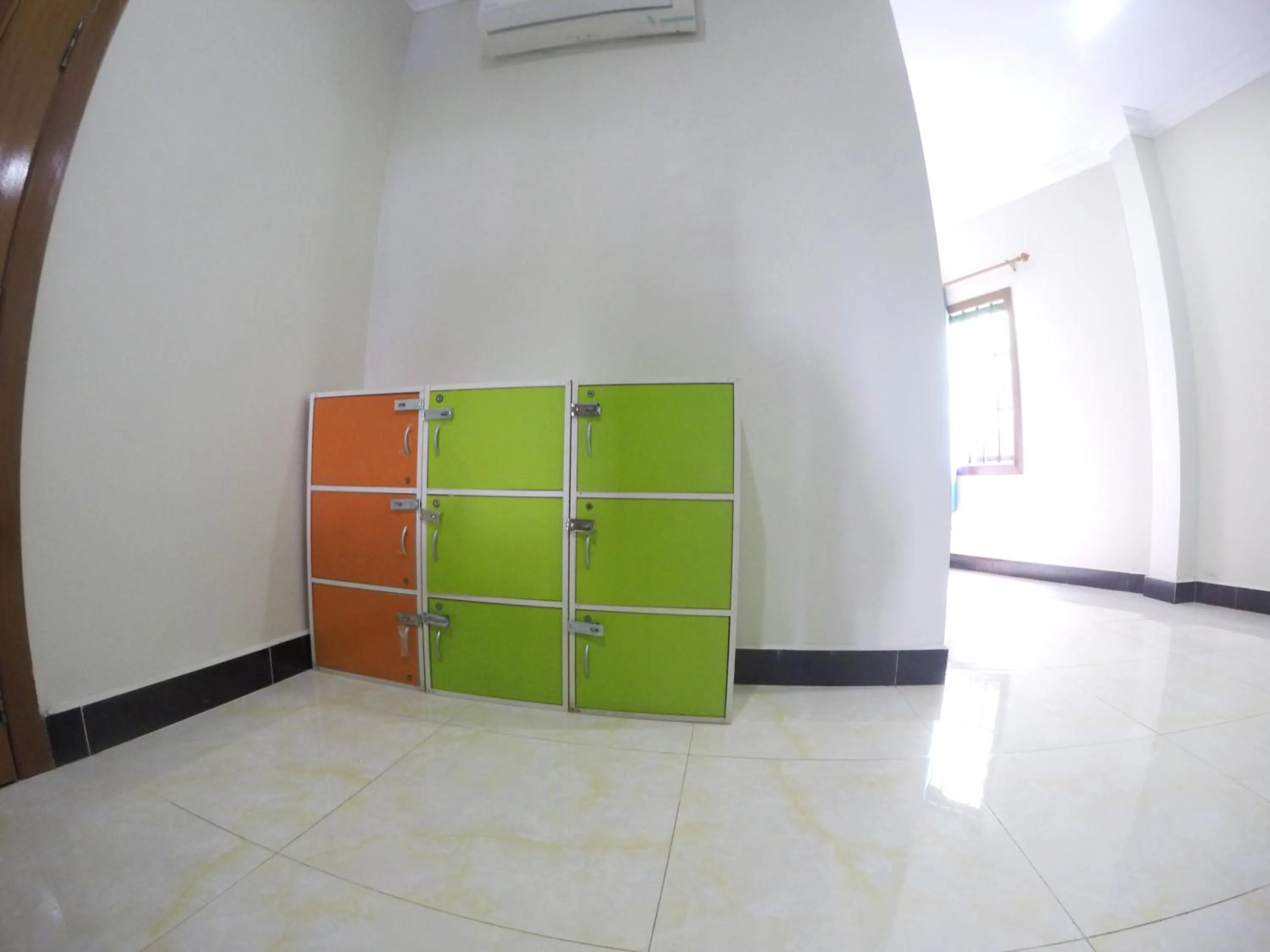 Area and facilities in Blue Diamond Hostel