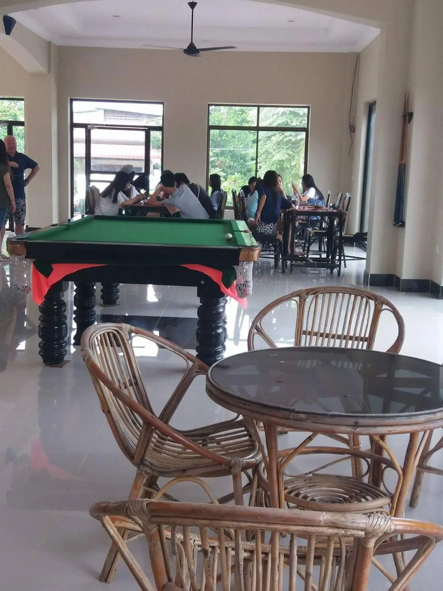 Restaurant/places to eat in Blue Diamond Hostel