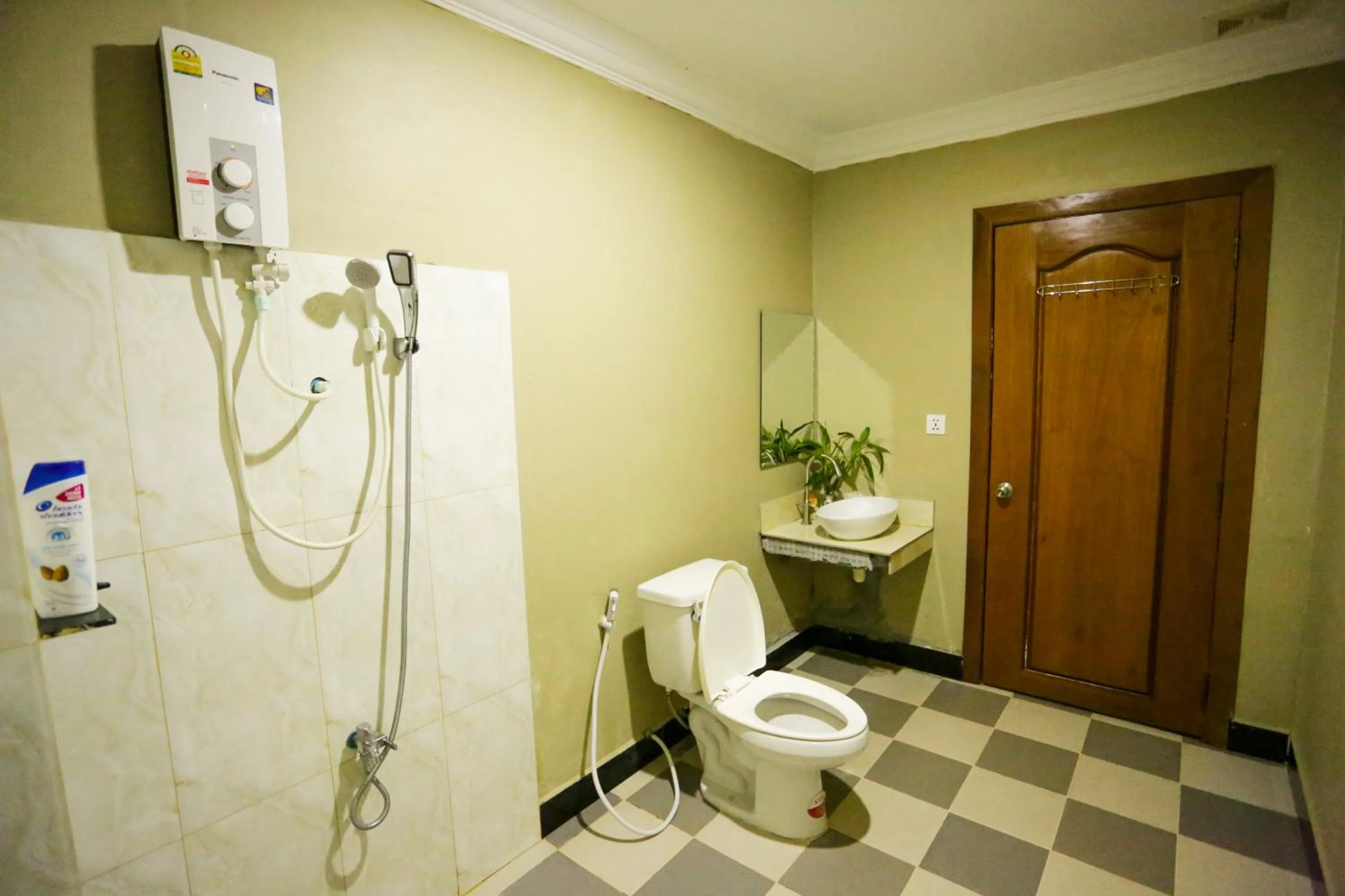 Bathroom in Blue Diamond Hostel