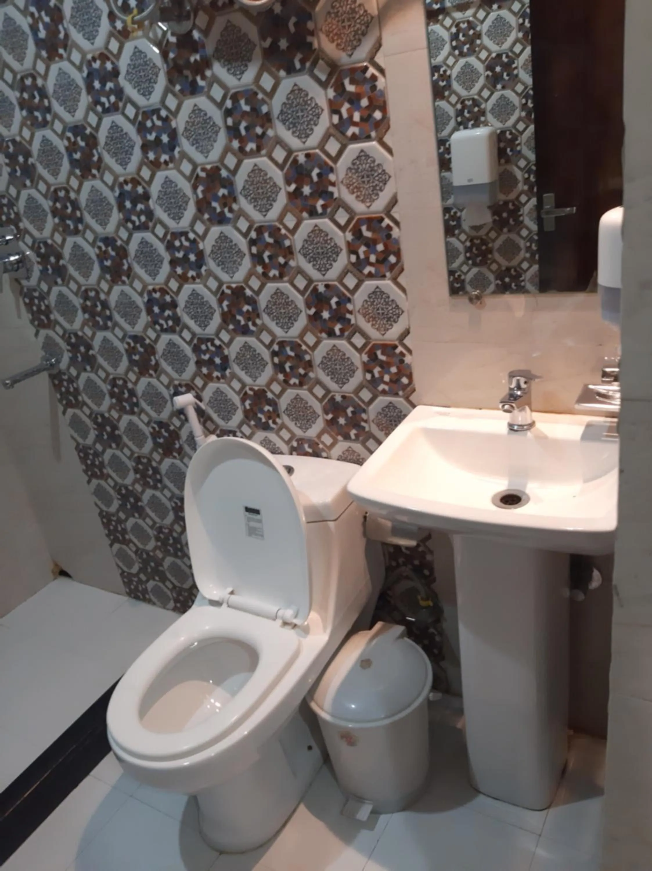 Bathroom in Hotel Platinum