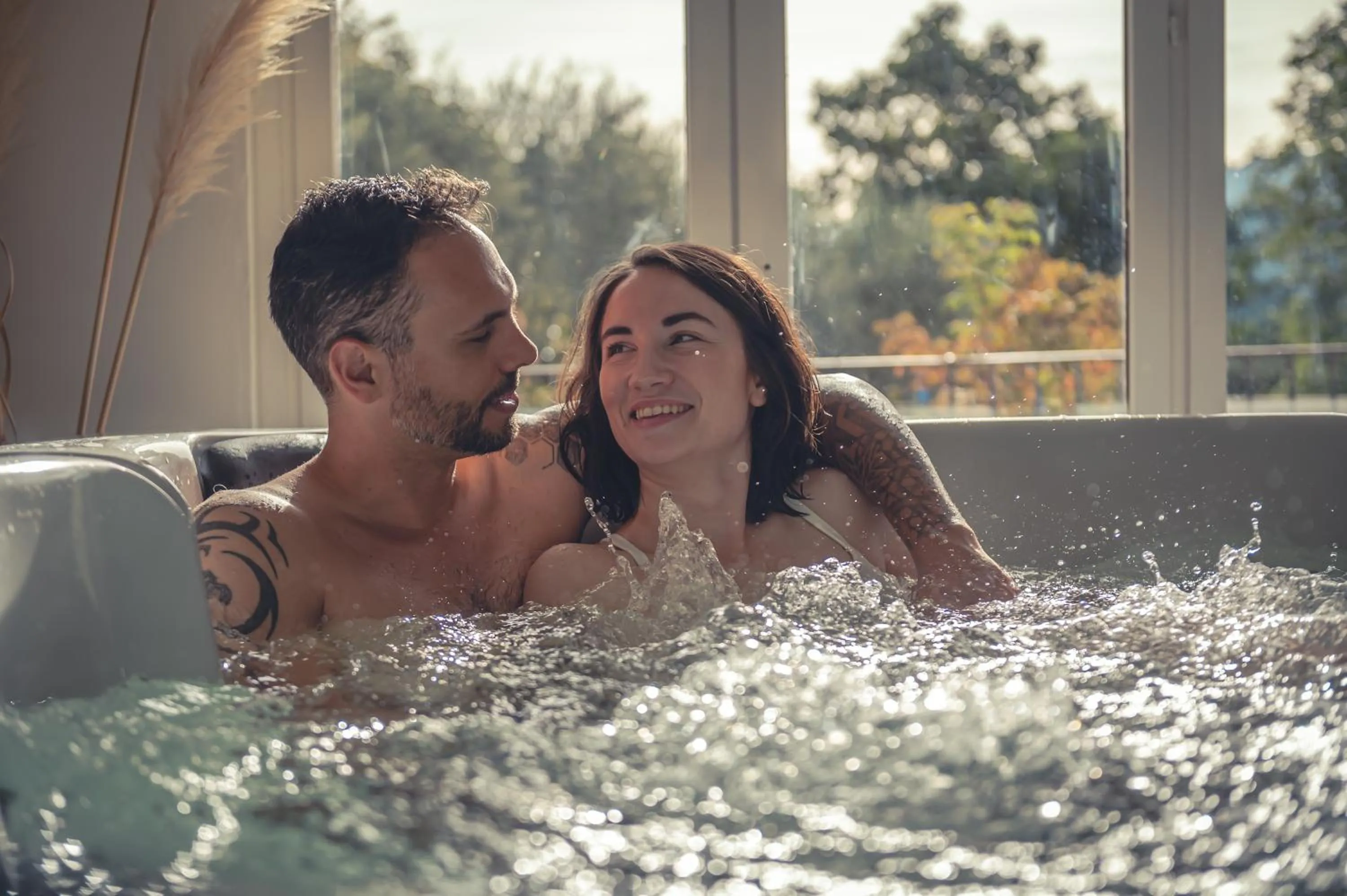 Hot Tub in Logis Hôtel Restaurant Le Plantevin