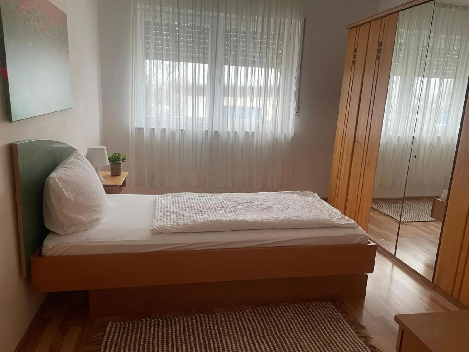 Photo of the whole room, Bed in Heppenheimer Hof Hotel