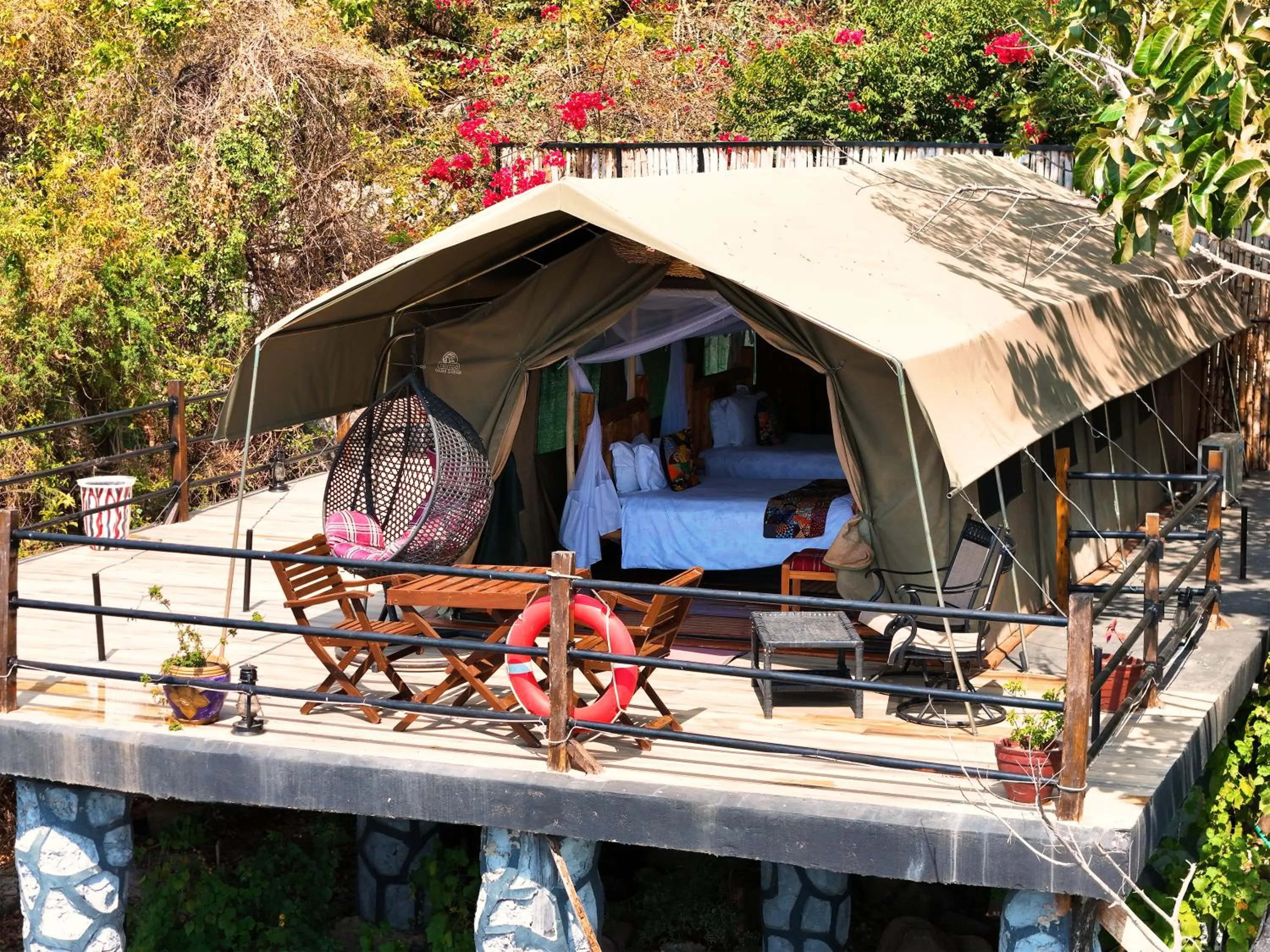 Patio in Wag Hill Lodge & Spa
